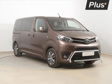 2.0 D-4D, Family, 8 míst, L1