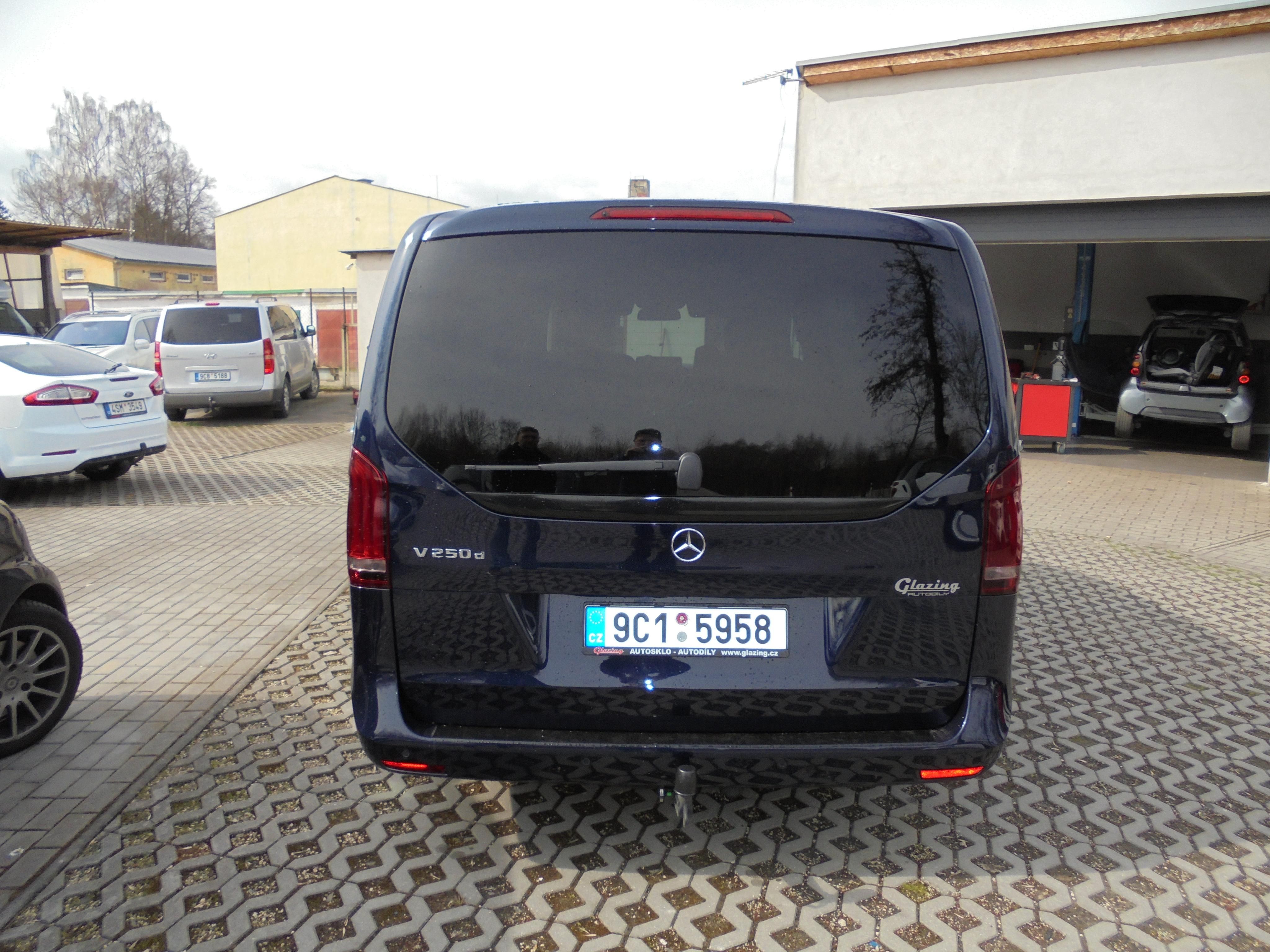 Mercedes-Benz Třídy V, 2,2D KOUPENO ČR AUTOMAT KLIMA - fotka 4