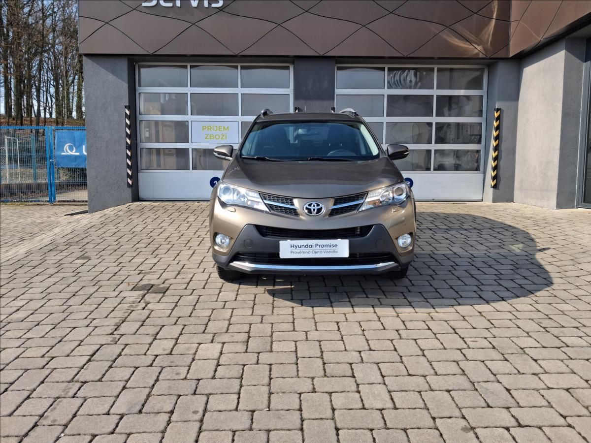 Toyota Rav4, 2,2 Active AT 4x4 - fotka 4