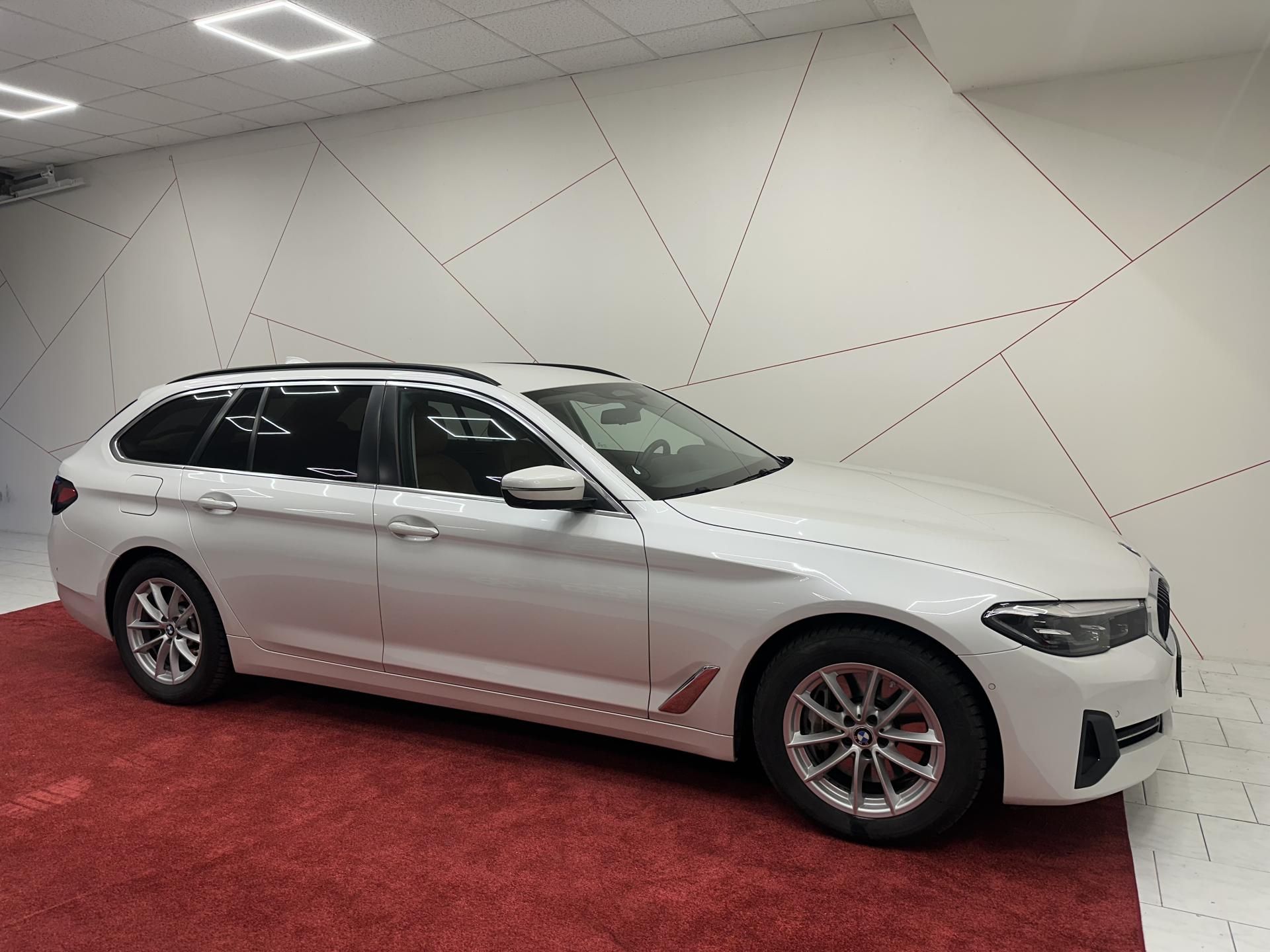 BMW Řada 5, 530d TAŽNÉ*LED*KAMERA*TOP SPEC - fotka 6