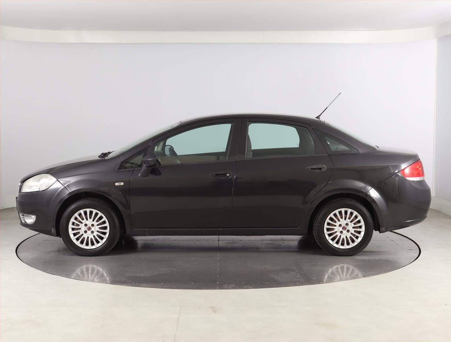 Fiat Linea, 1.4, zamluveno - fotka 3