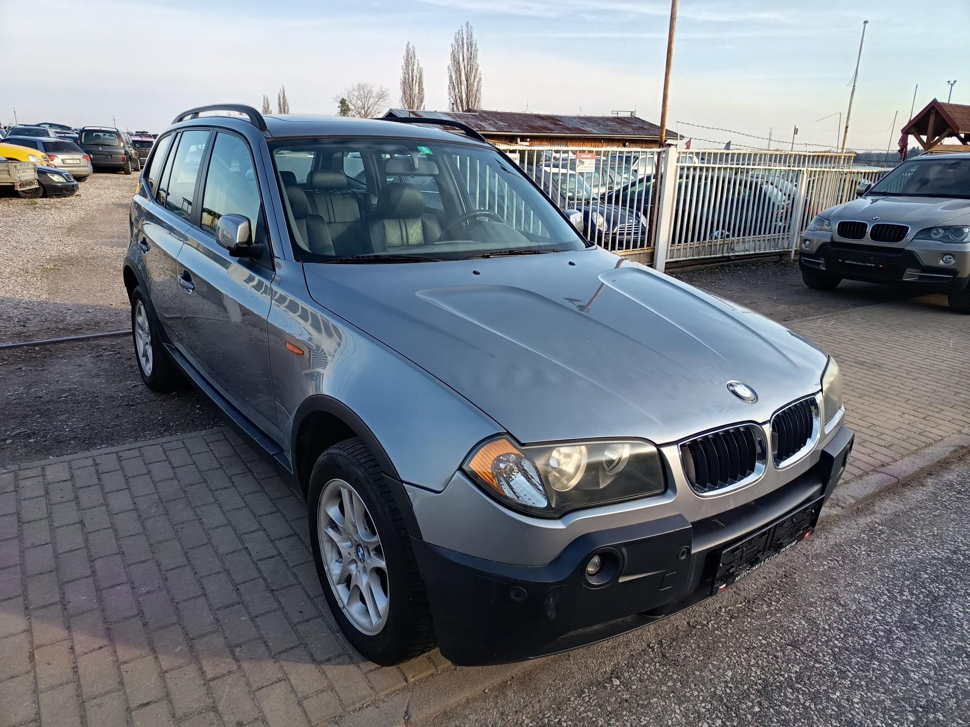 BMW X3, 3.0i automat - fotka 5