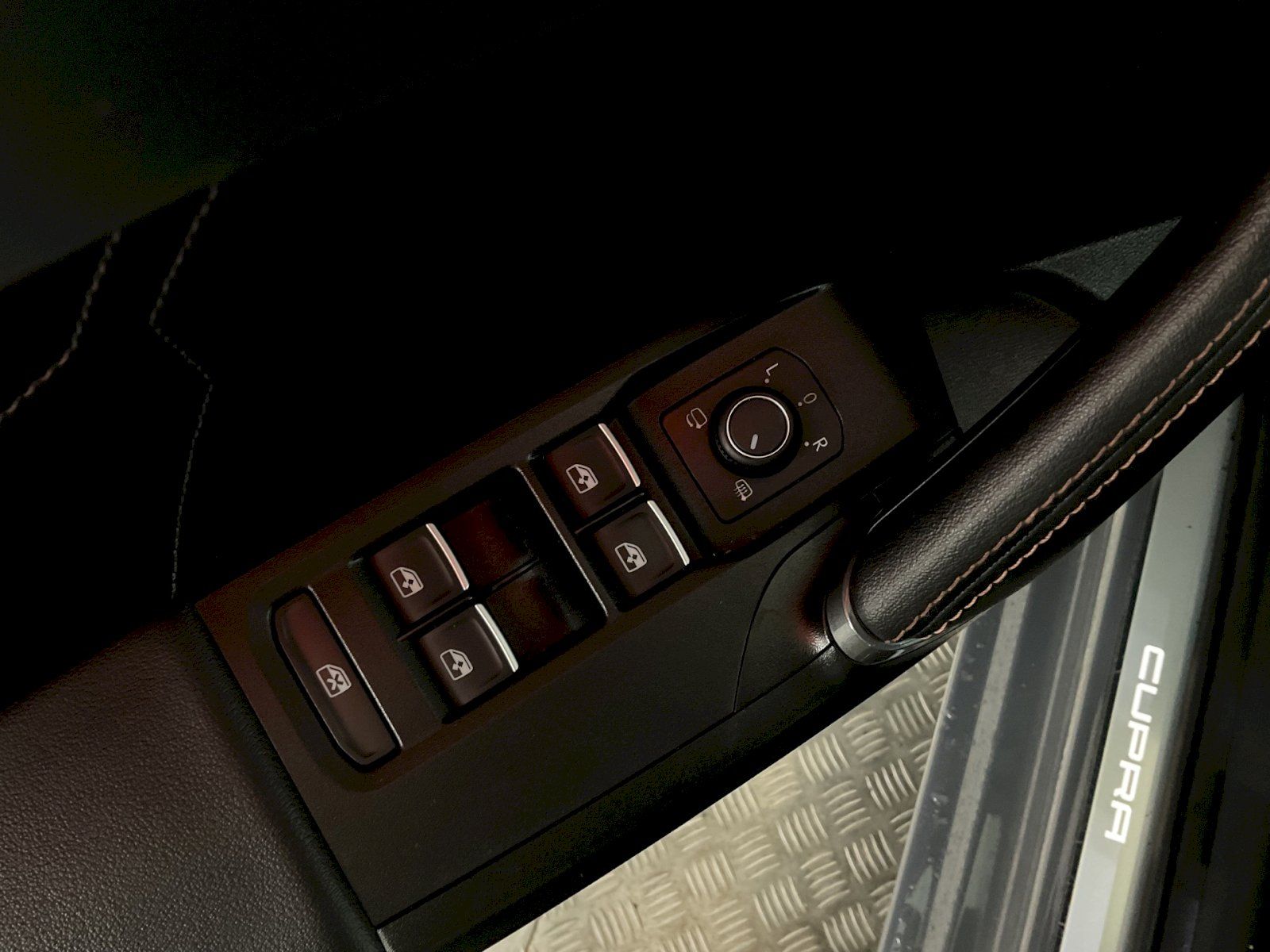 Cupra Leon, 1.5 eTSI 110 kW DSG VZ Line ha - fotka 6