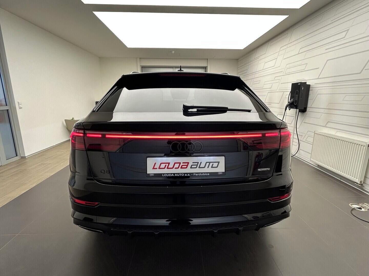 Audi Q8, SUV 50 TDI quattro 210 kW - fotka 5