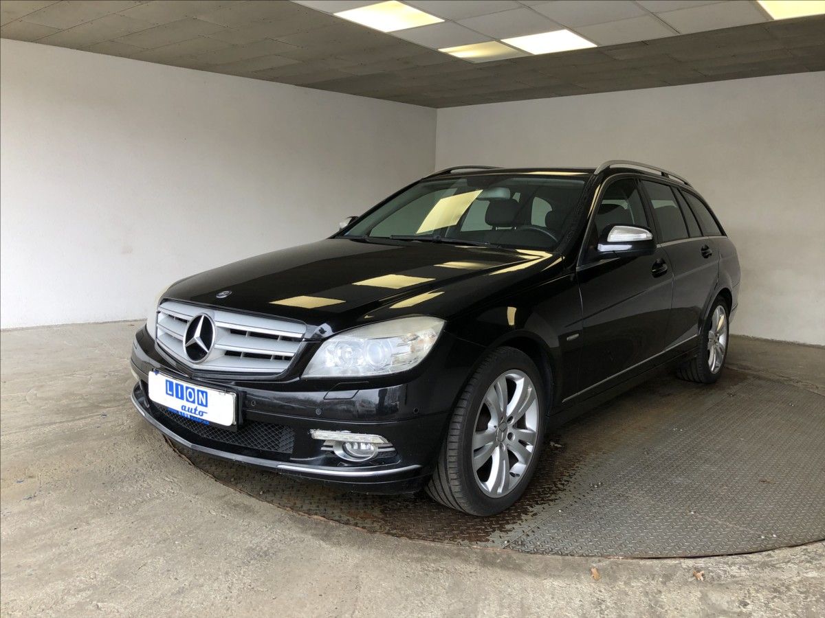 Mercedes-Benz Třídy C, 2,2 220 CDI - fotka 3