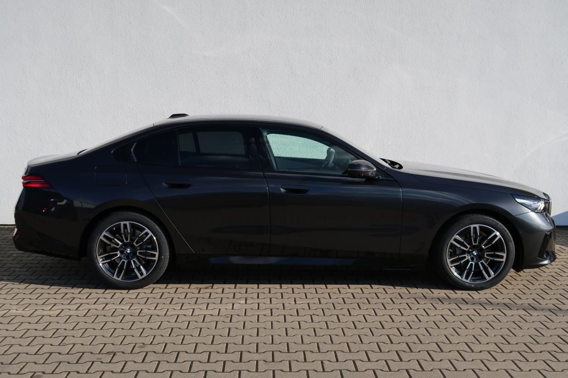 BMW Řada 5, 540d xDrive Sedan - fotka 5