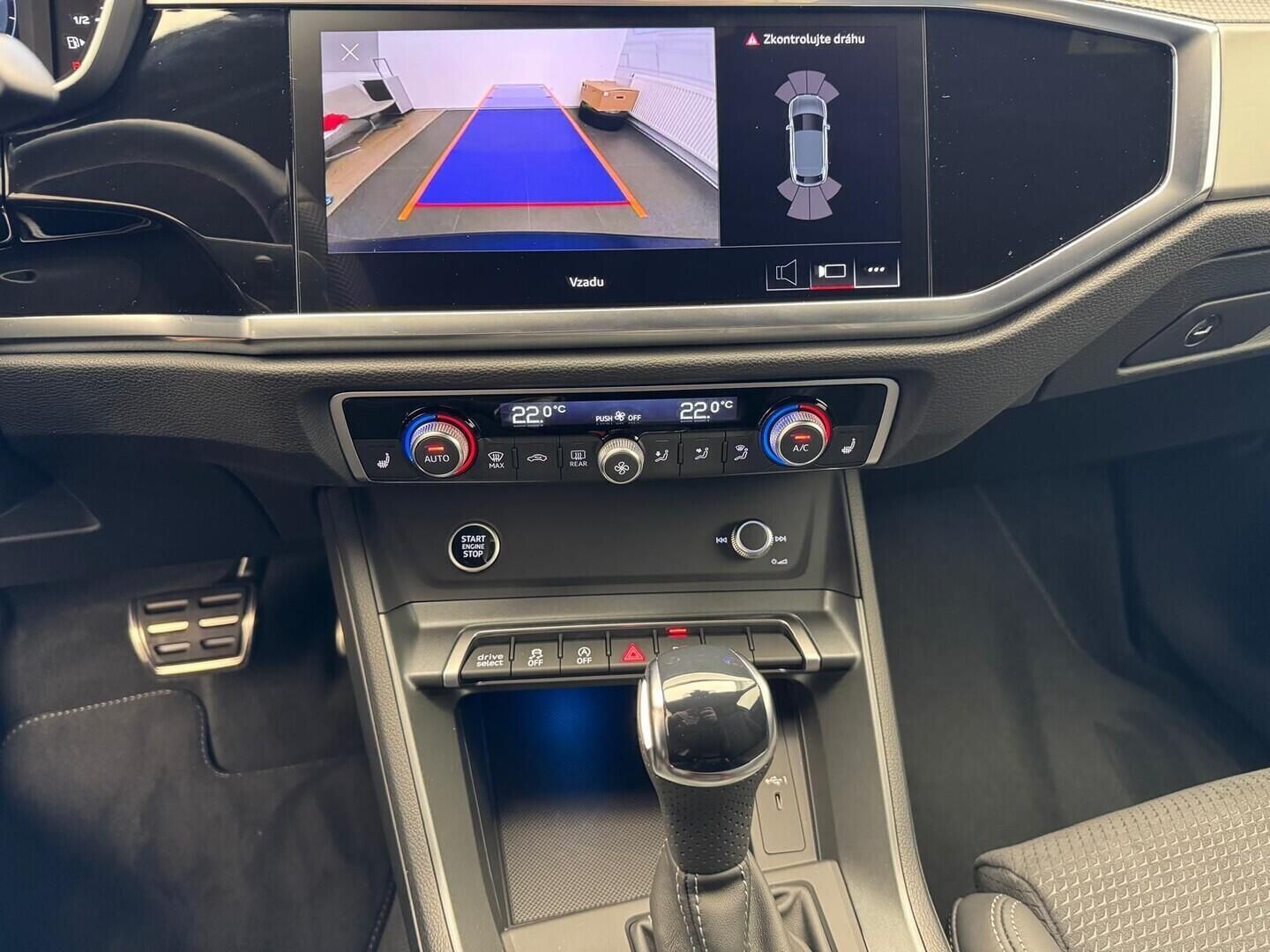 Audi Q3, SB S line quattro 40 TDI 142 k - fotka 6