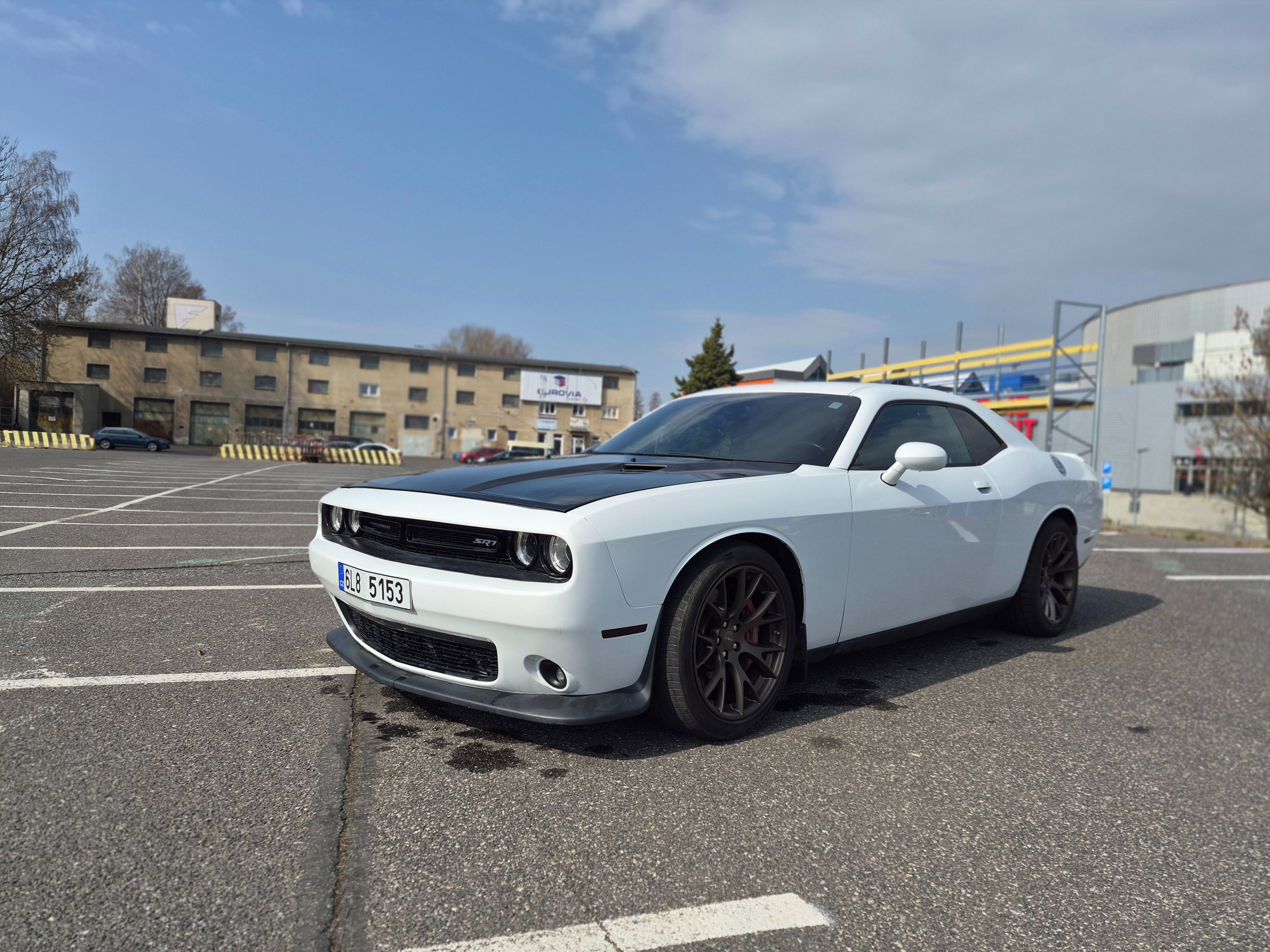 Dodge Challenger, 6,4 SRT automat - fotka 2