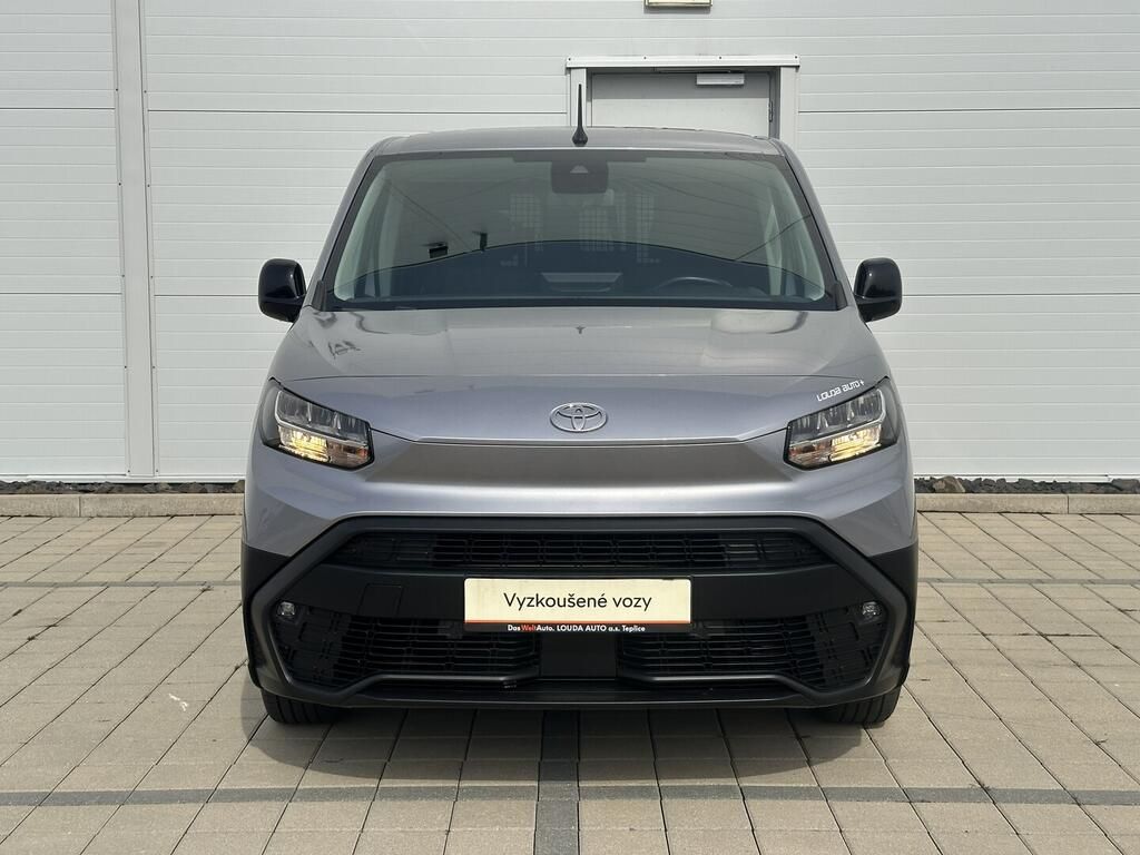 Toyota Proace City, LWB Crewcab 1.5 D-4D 96 kW - fotka 2