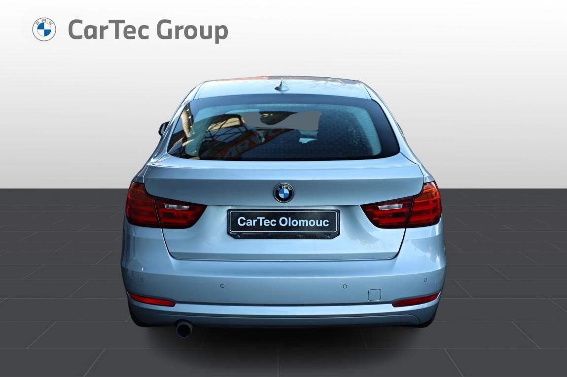 BMW Řada 3, 320i xDrive - fotka 4