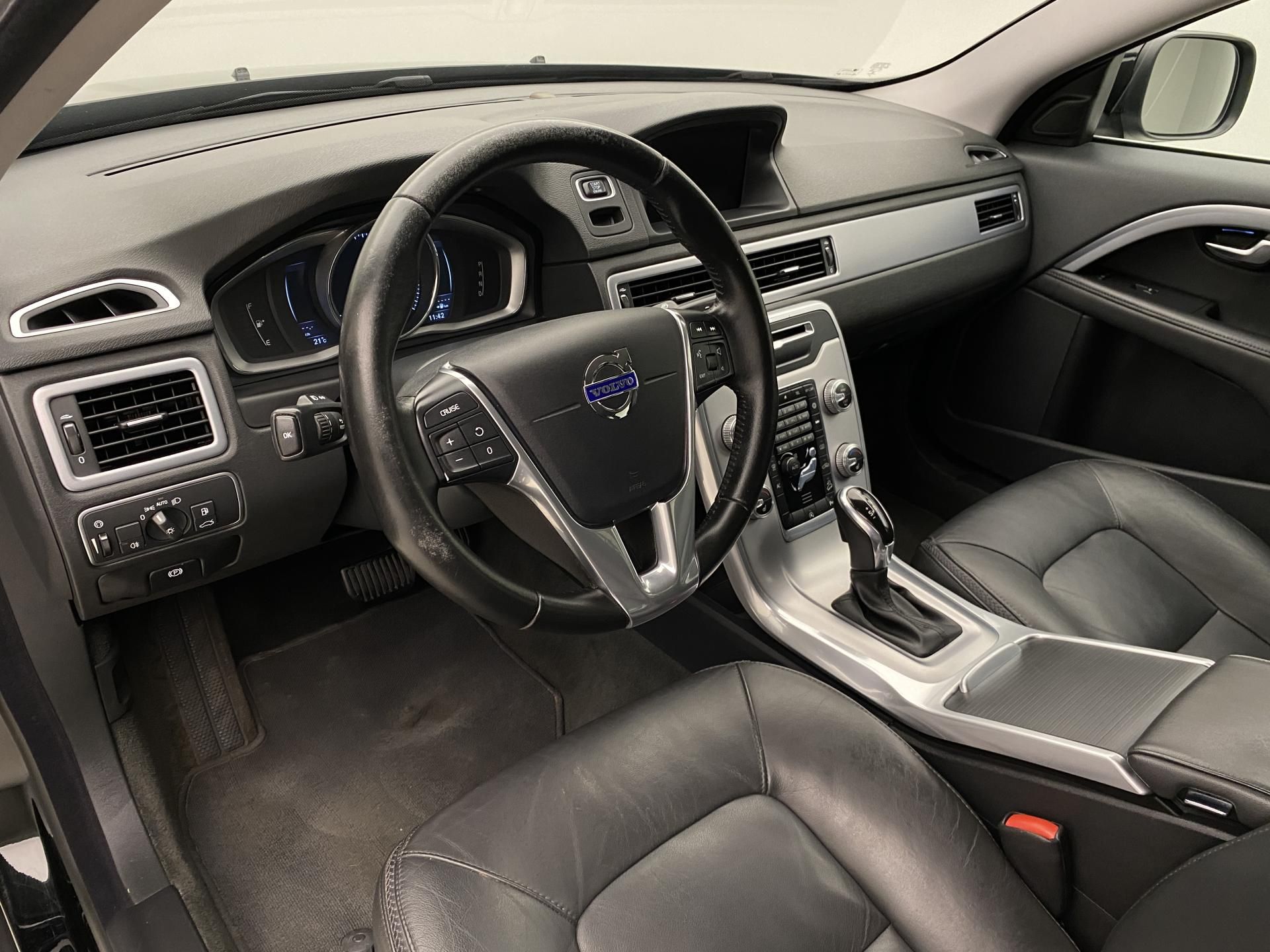 Volvo XC70, D4 AWD SUMMUM AUT CZ - fotka 4