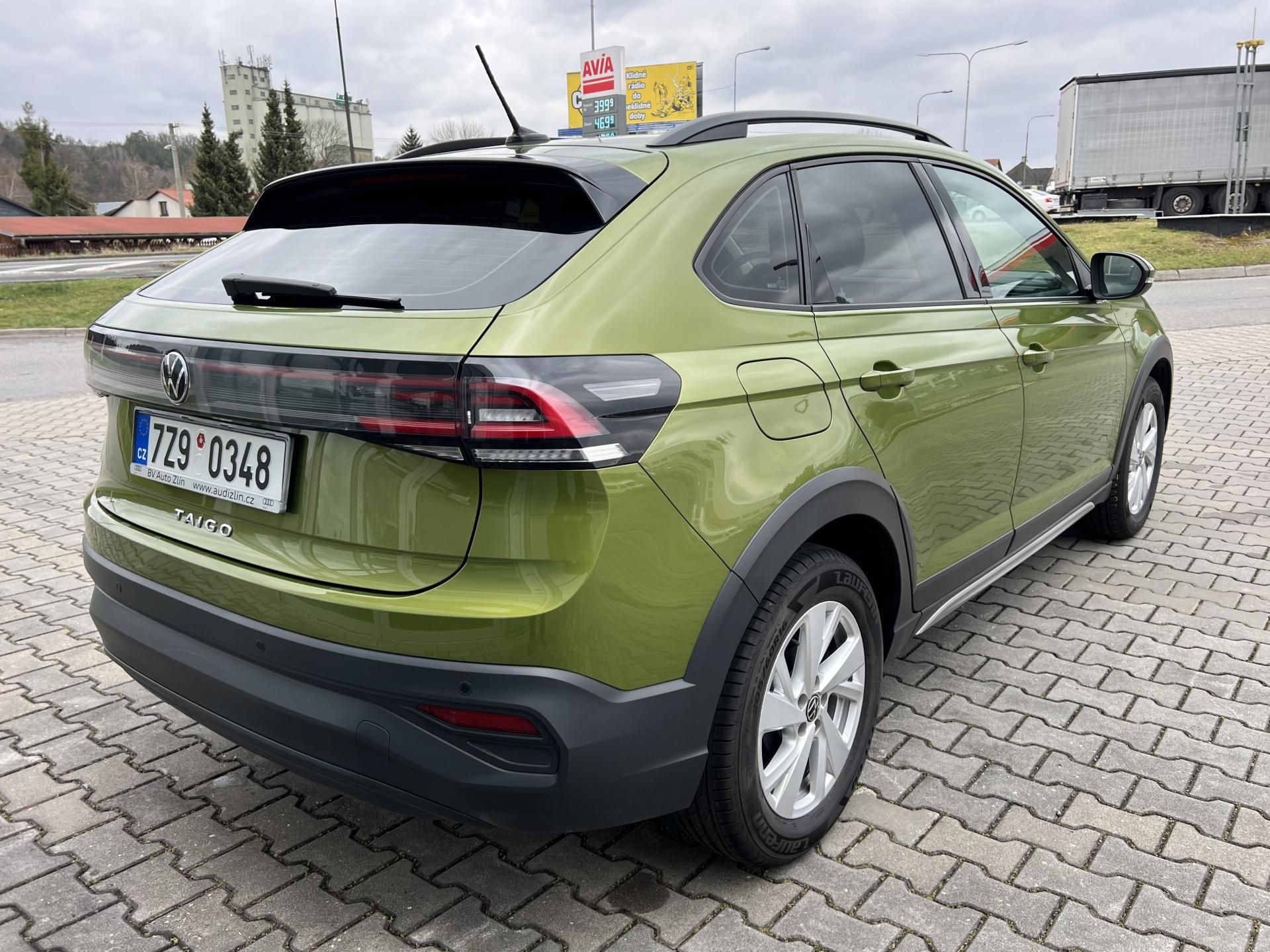 Volkswagen Taigo, 1.0 TSI, pěkný stav - fotka 5