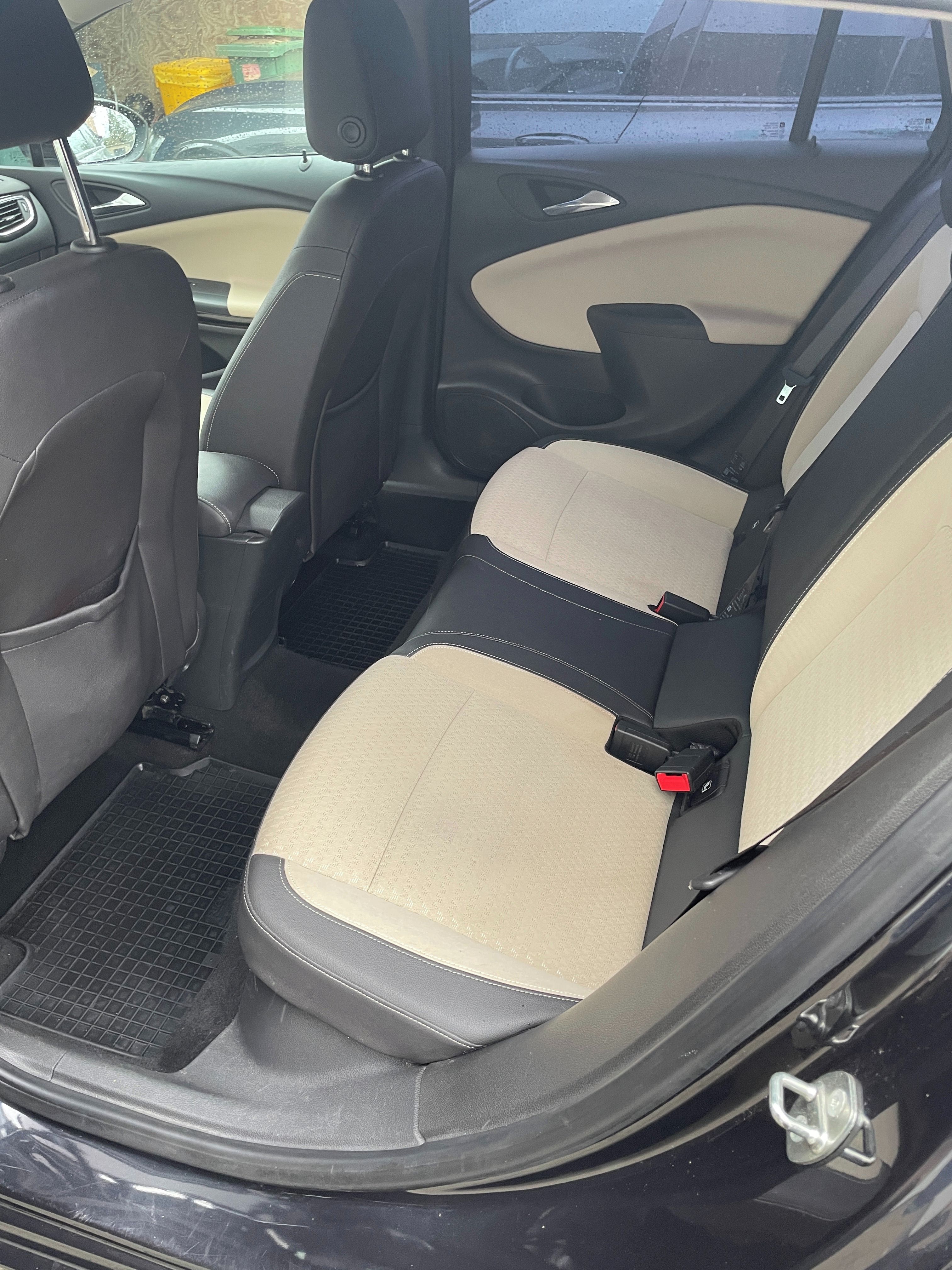 Opel Astra, Opel astra K kombi - fotka 5