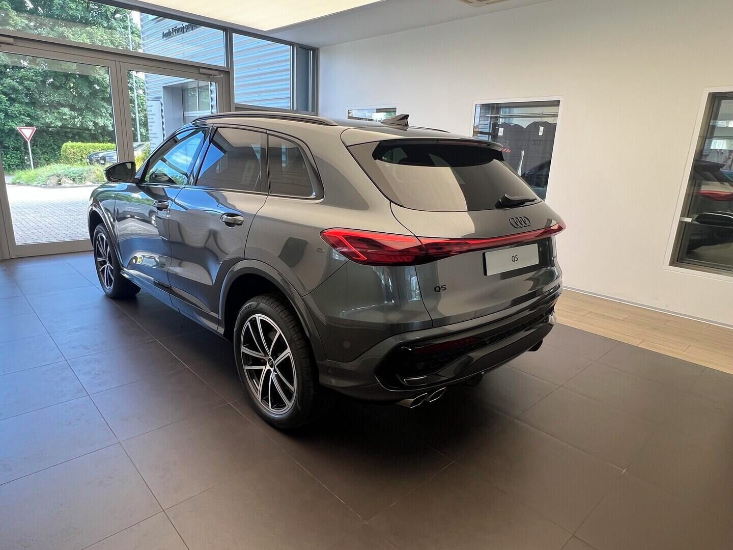 Audi Q5, S-line 40 TDI quattro STR 150 - fotka 2