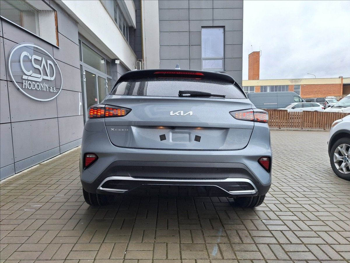 Kia XCee´d, 1,6 TGDi 7DCT aut.  Steel Ed. - fotka 4