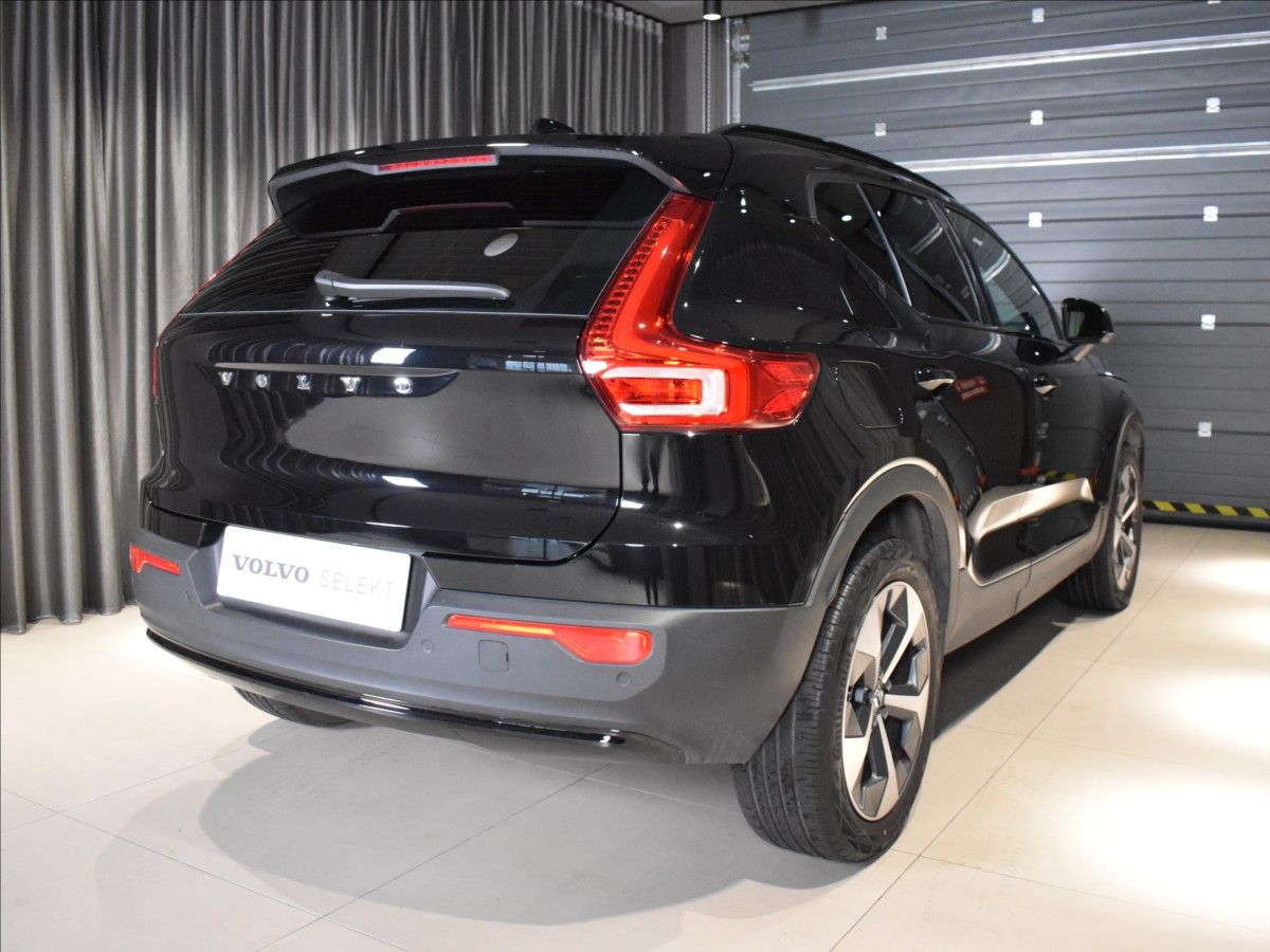 Volvo XC40, 2,0 B3 Plus Bezklíč - fotka 4