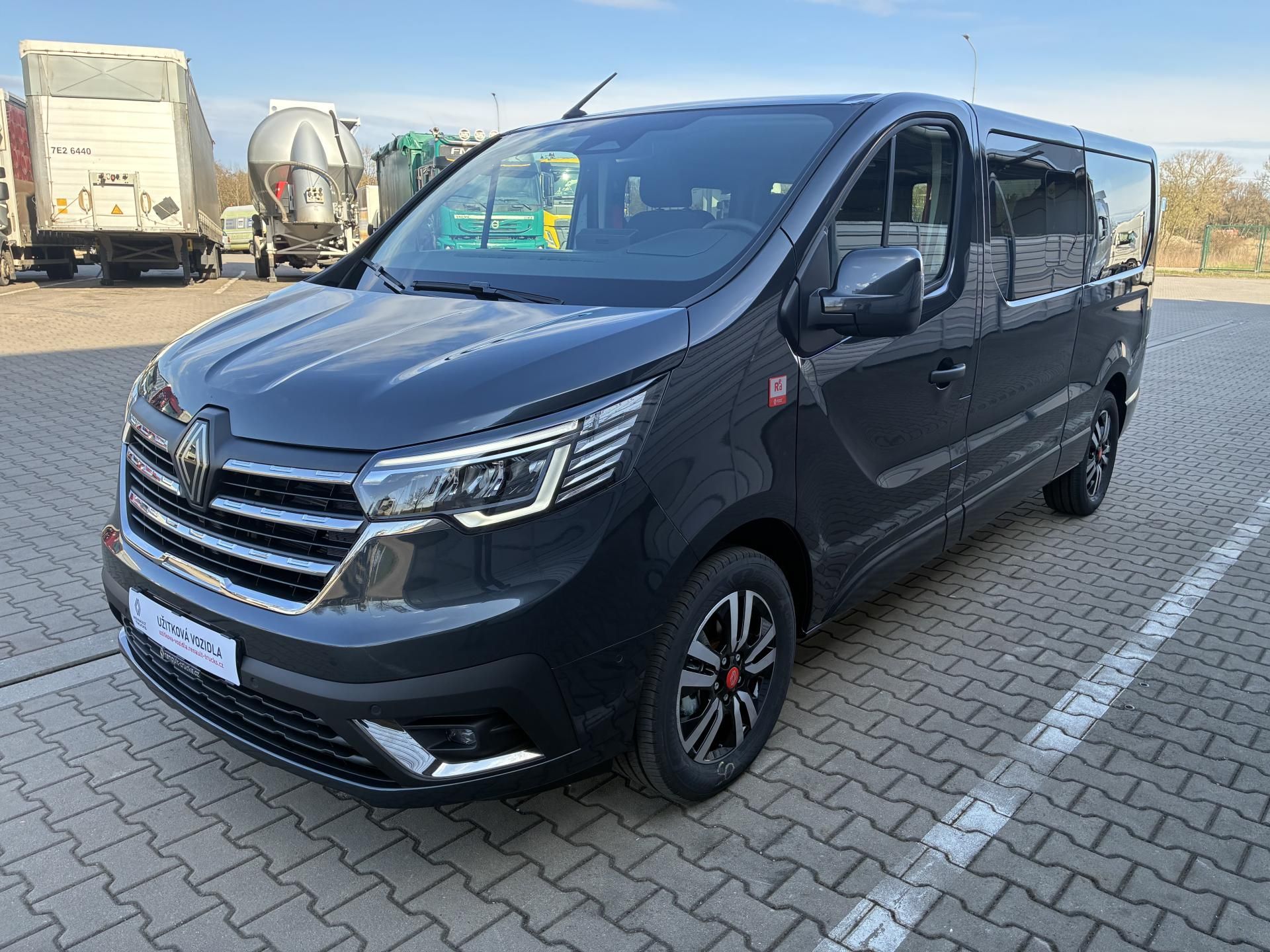 Renault Trafic, COMBI L2H1 170k AT9 RED 8 MÍST - fotka 3