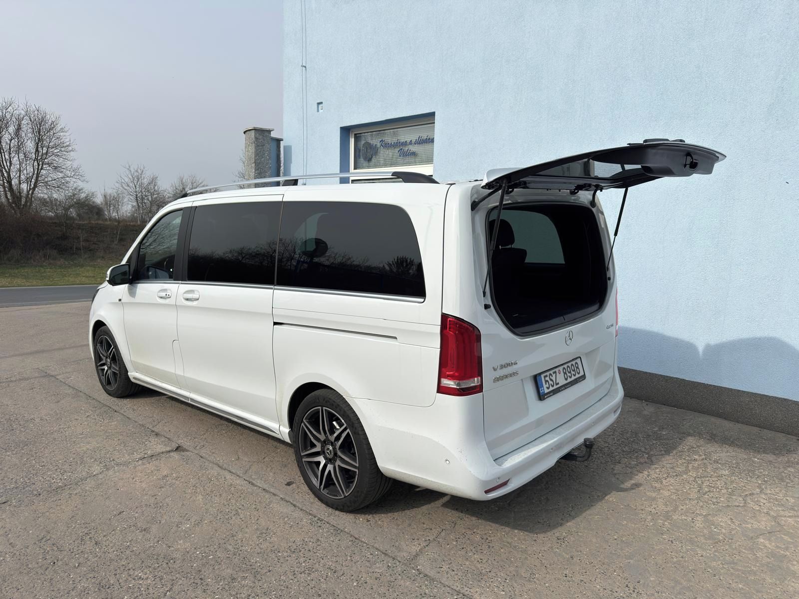 Mercedes-Benz Třídy V, V 300d AVANTGARDE L 4Matic - fotka 5