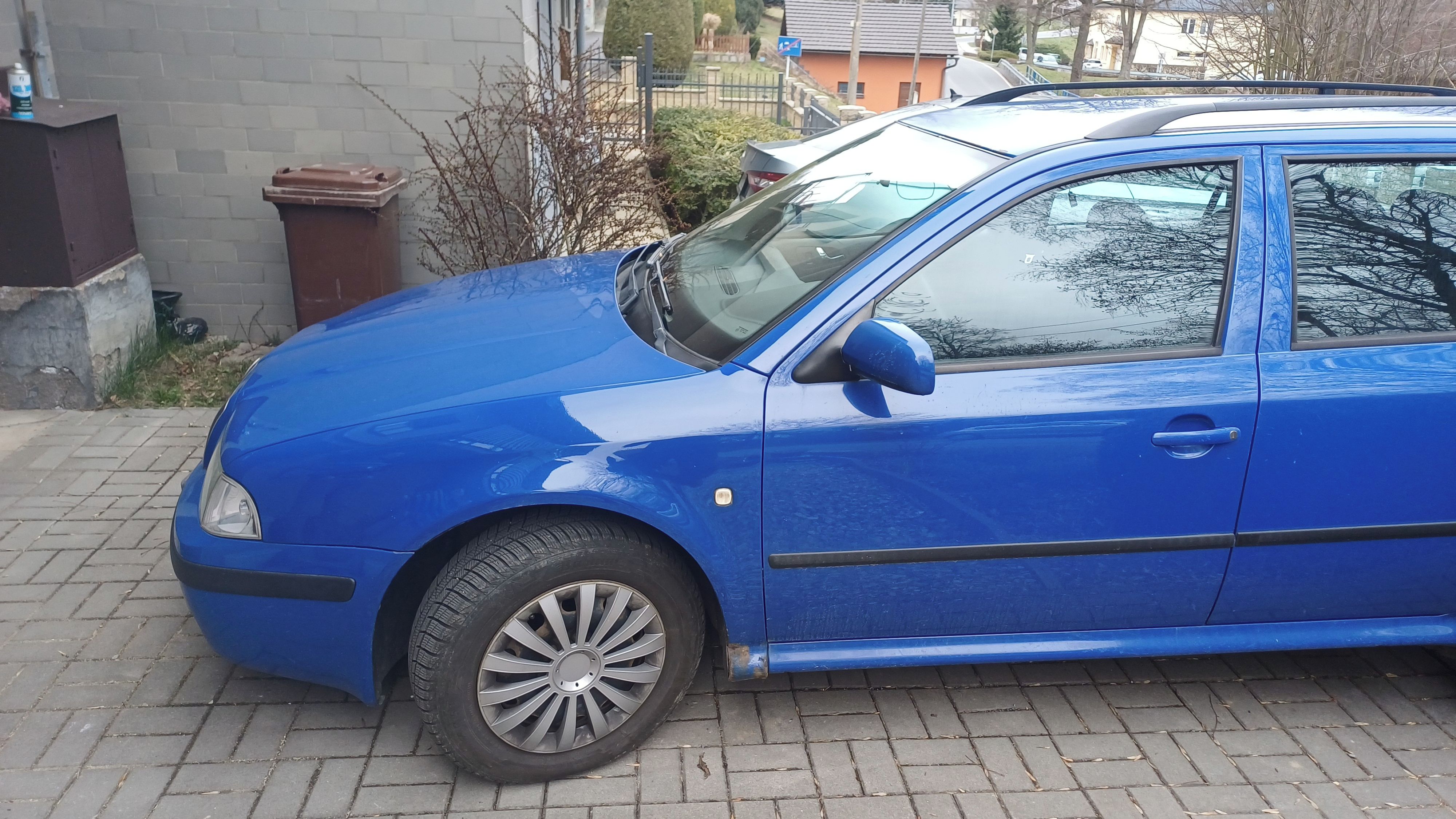 Škoda Octavia, 1.9 TDI, Kombi, 74 kW - fotka 2