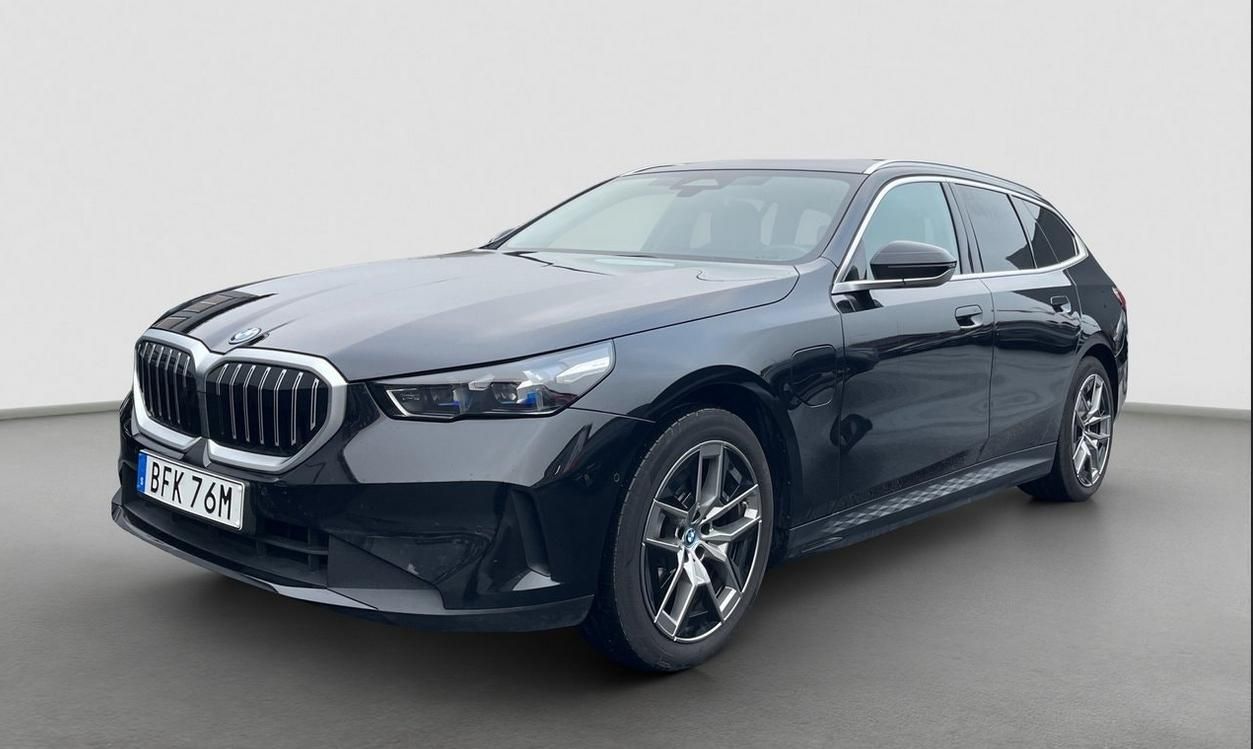 BMW Řada 5, 530e xDrive Touring ada. temp.