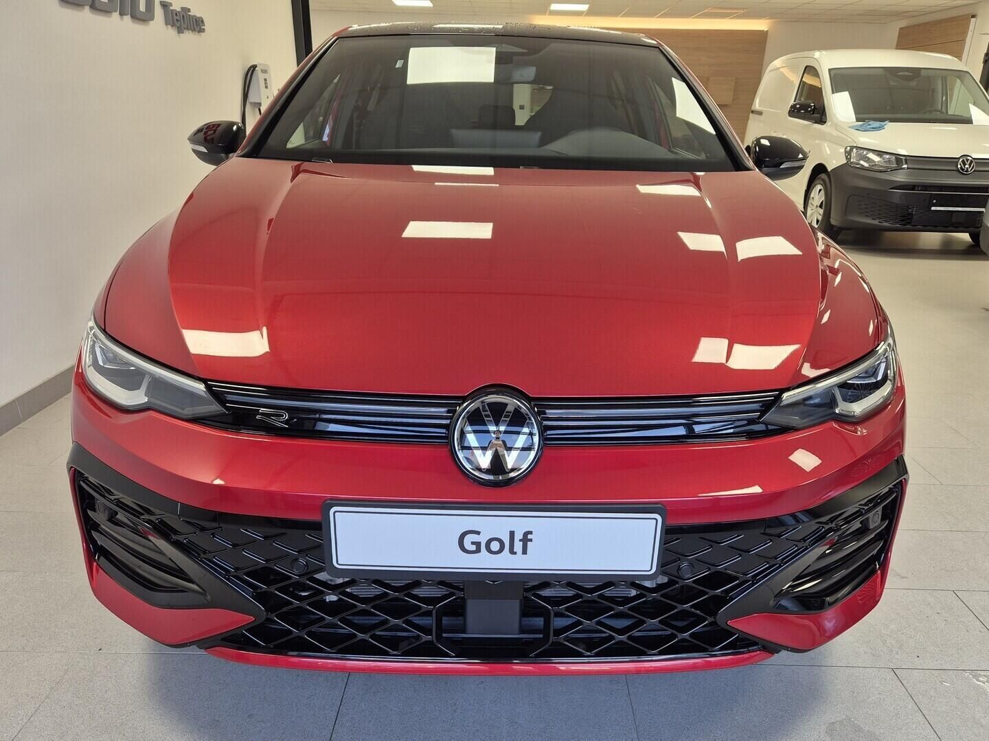 Volkswagen Golf, R-Line People 1,5 eTSI 7DSG mH - fotka 2