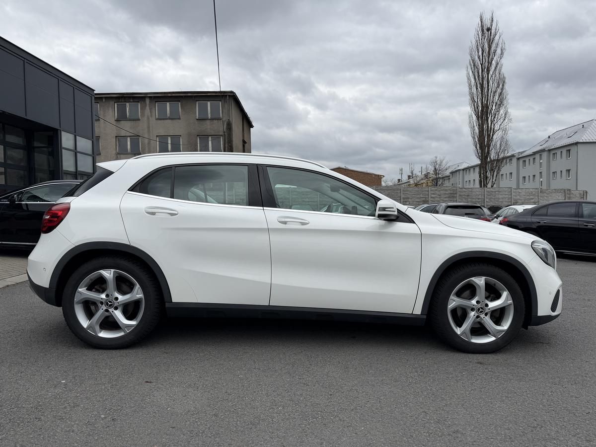 Mercedes-Benz GLA, 200d 4MATIC - fotka 6
