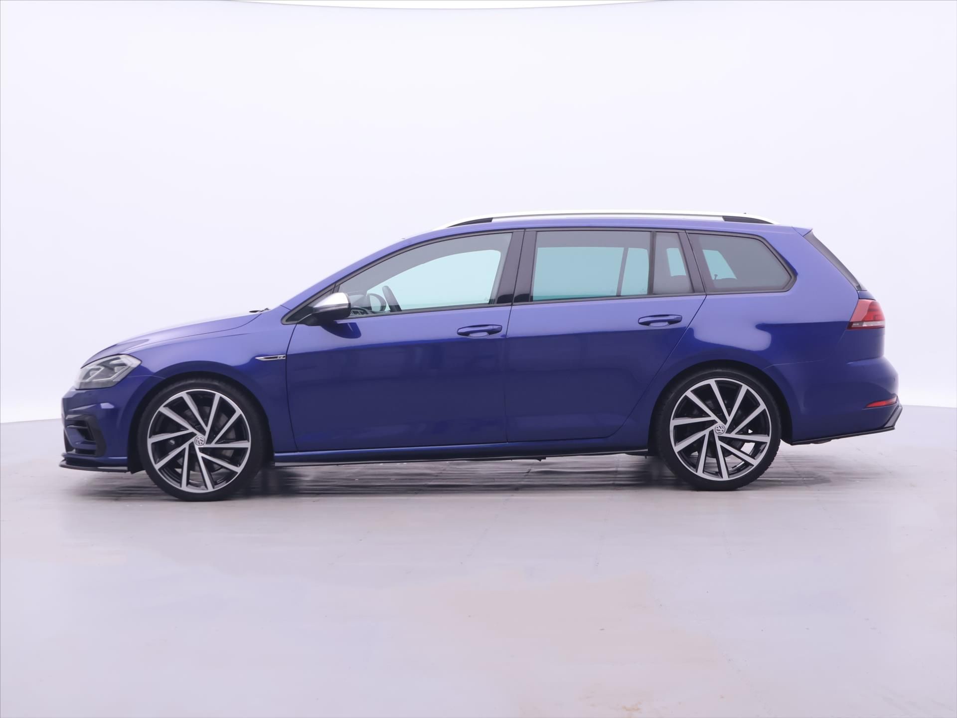 Volkswagen Golf, 2,0 TSI R 228kW 4M DSG Virtual - fotka 4