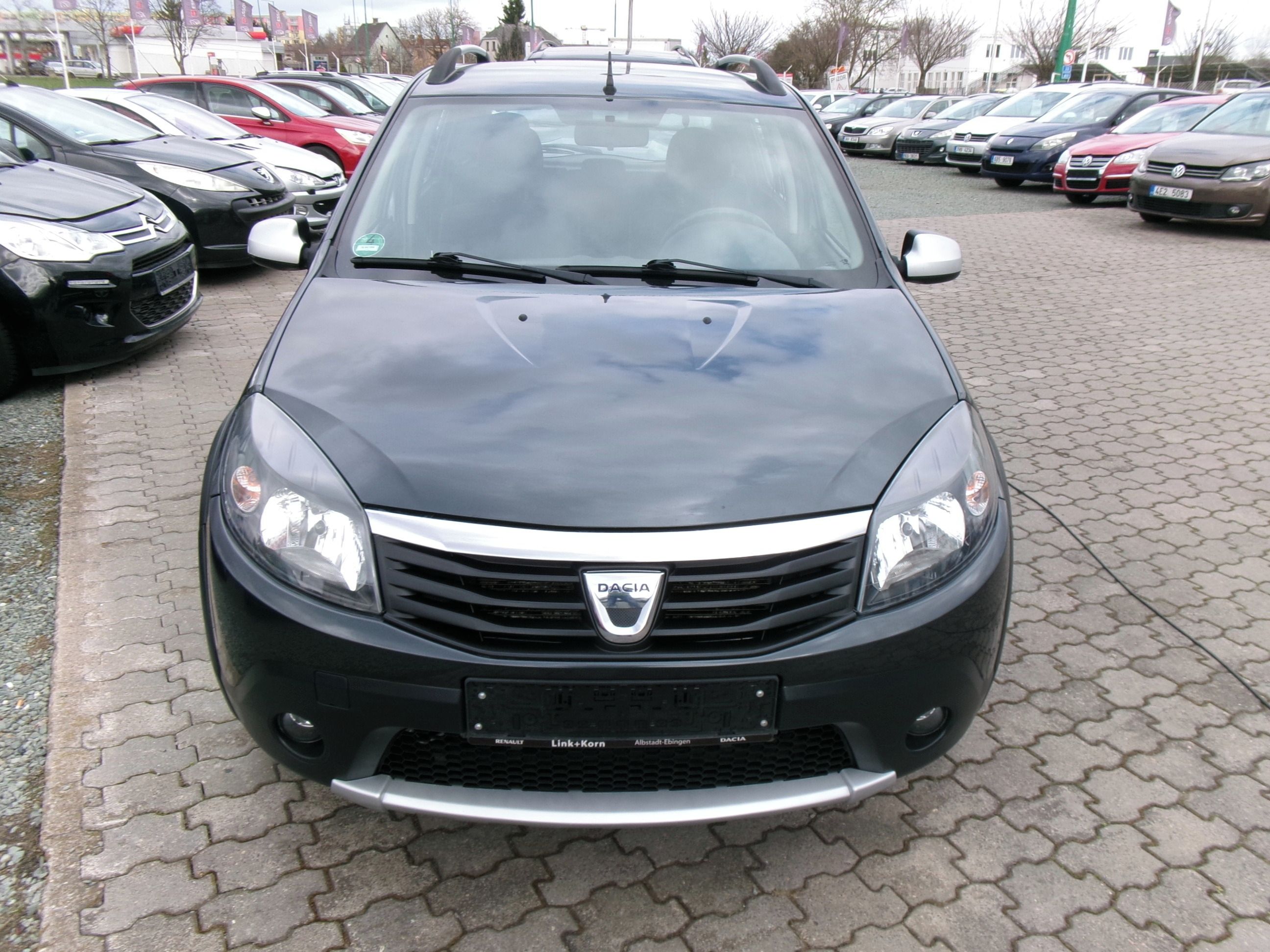 Dacia Sandero, 1.6i Stepway,2x kola - fotka 2