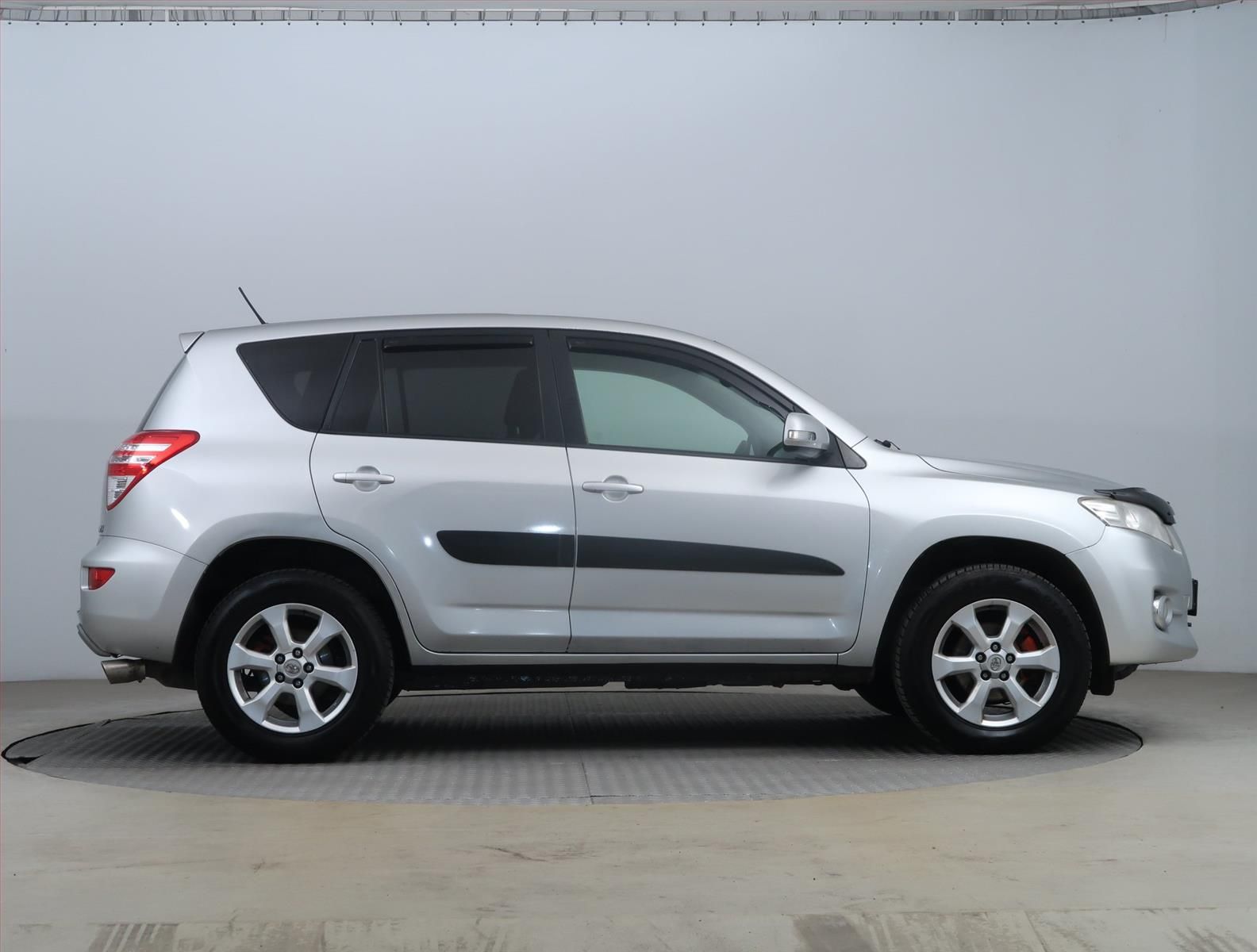 Toyota Rav4, 2.2 D-4D, 4X4, Kožené sedačky - fotka 6
