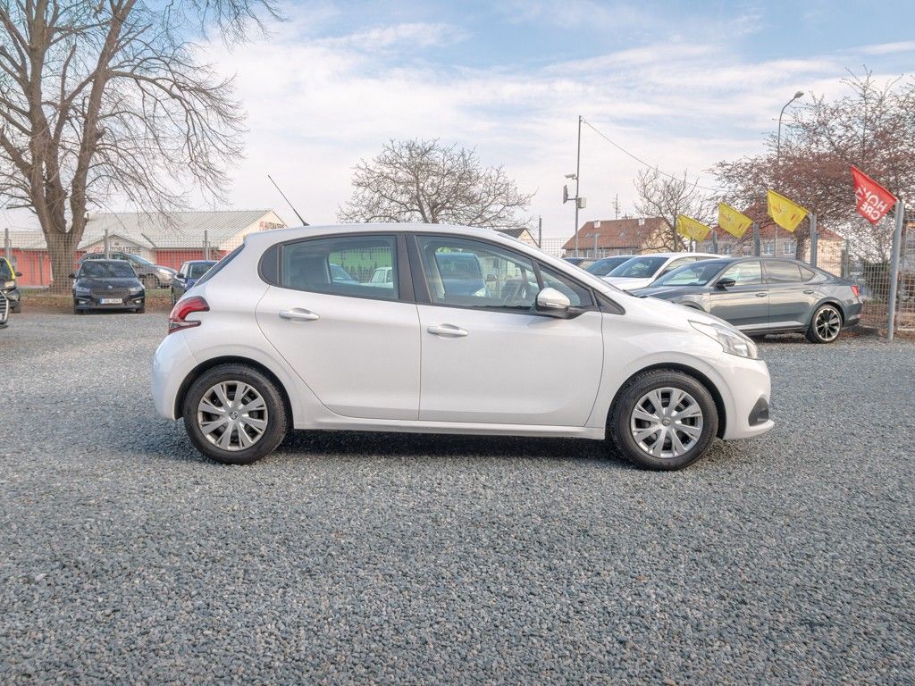 Peugeot 208, ČR 1.6HDI 55KW – SERVISKA - fotka 4