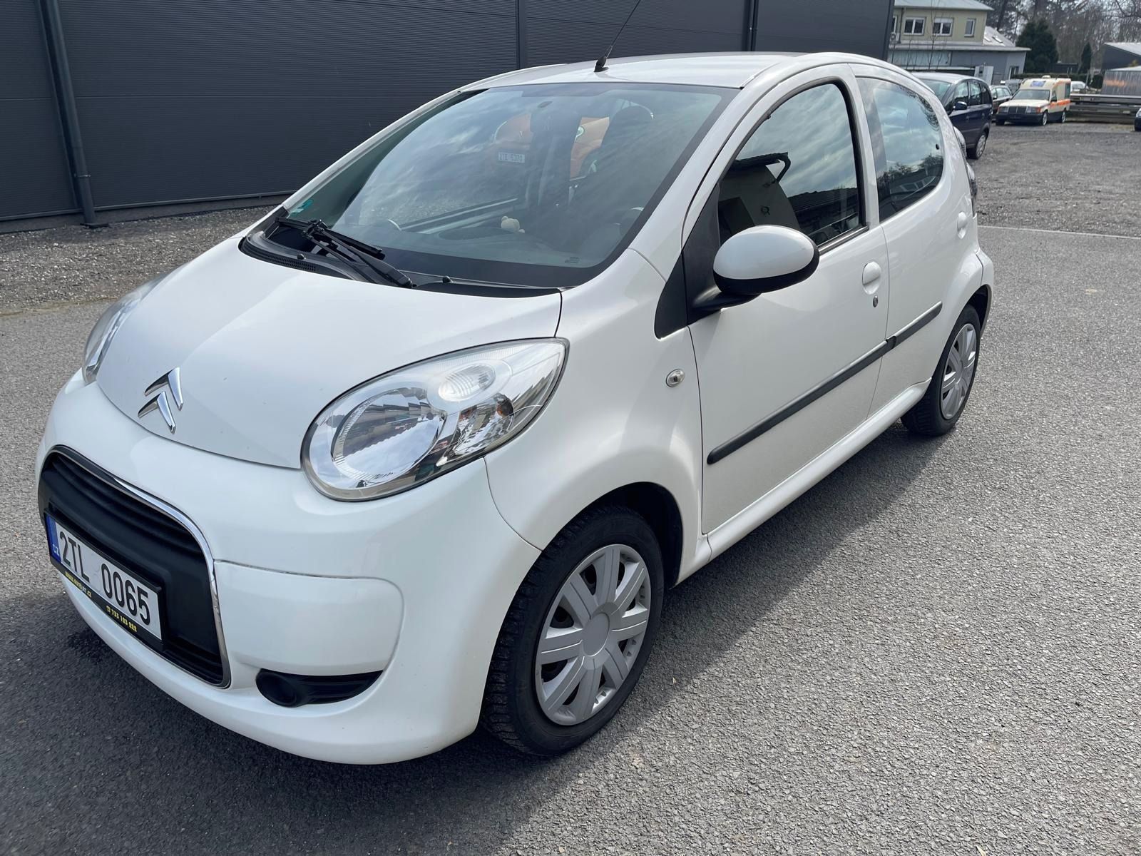 Citroën C1, 1.0i, 50 kw, klima, serviska - fotka 3