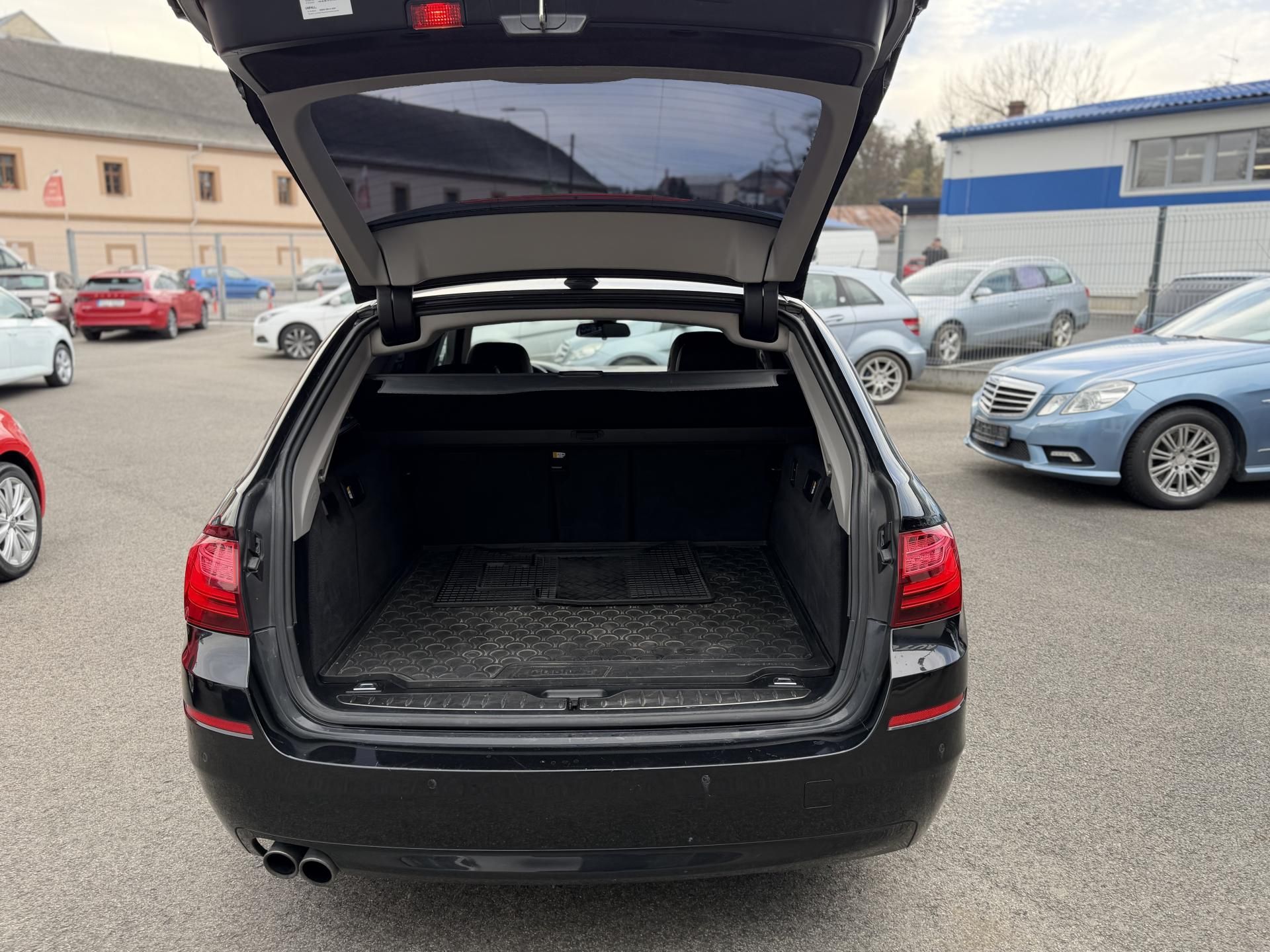 BMW Řada 5, 530D, 190kw, HUD, PANO, Tažné - fotka 5