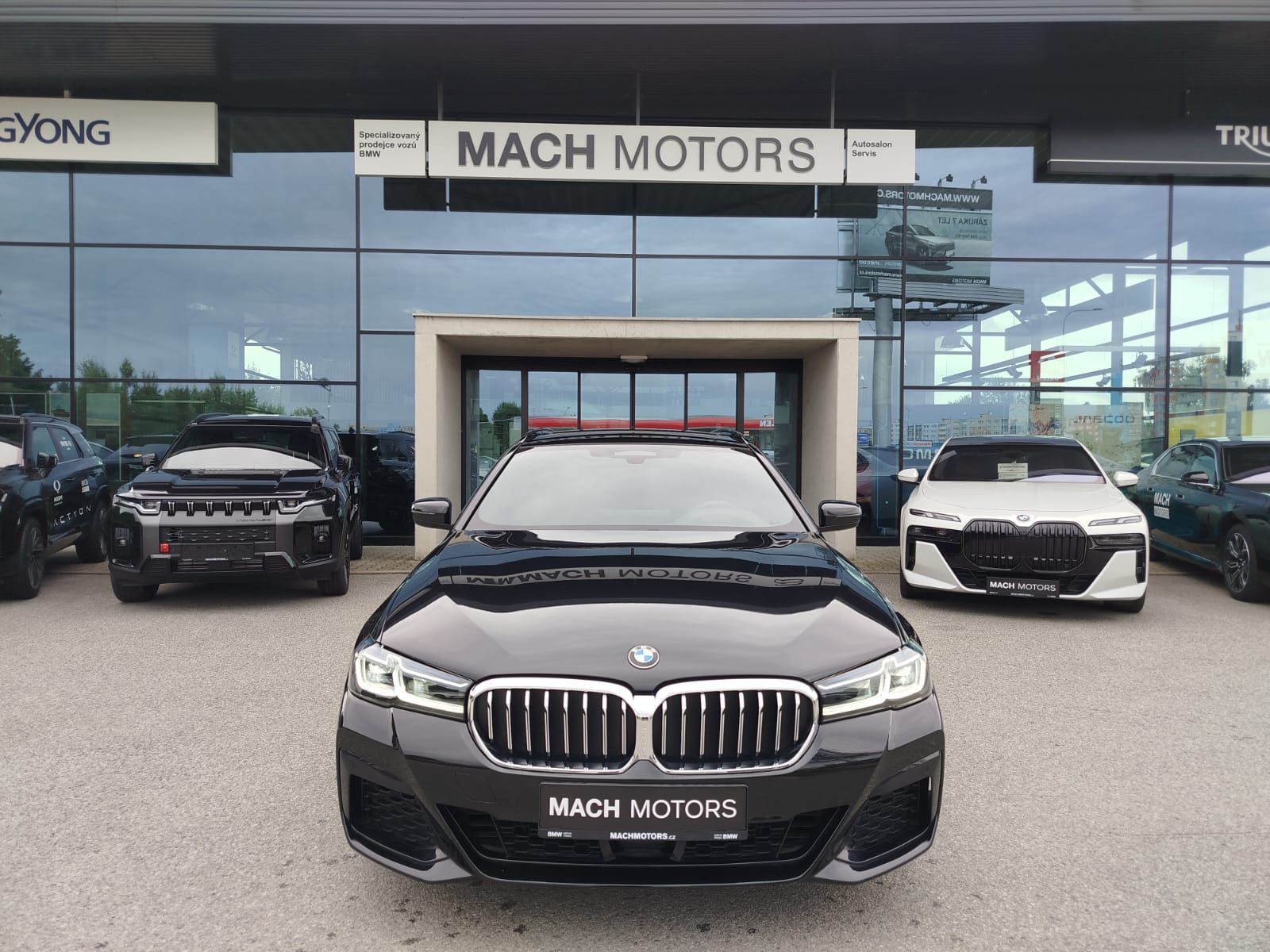 BMW Řada 5, 530d Touring, Natáčecí náprava - fotka 4