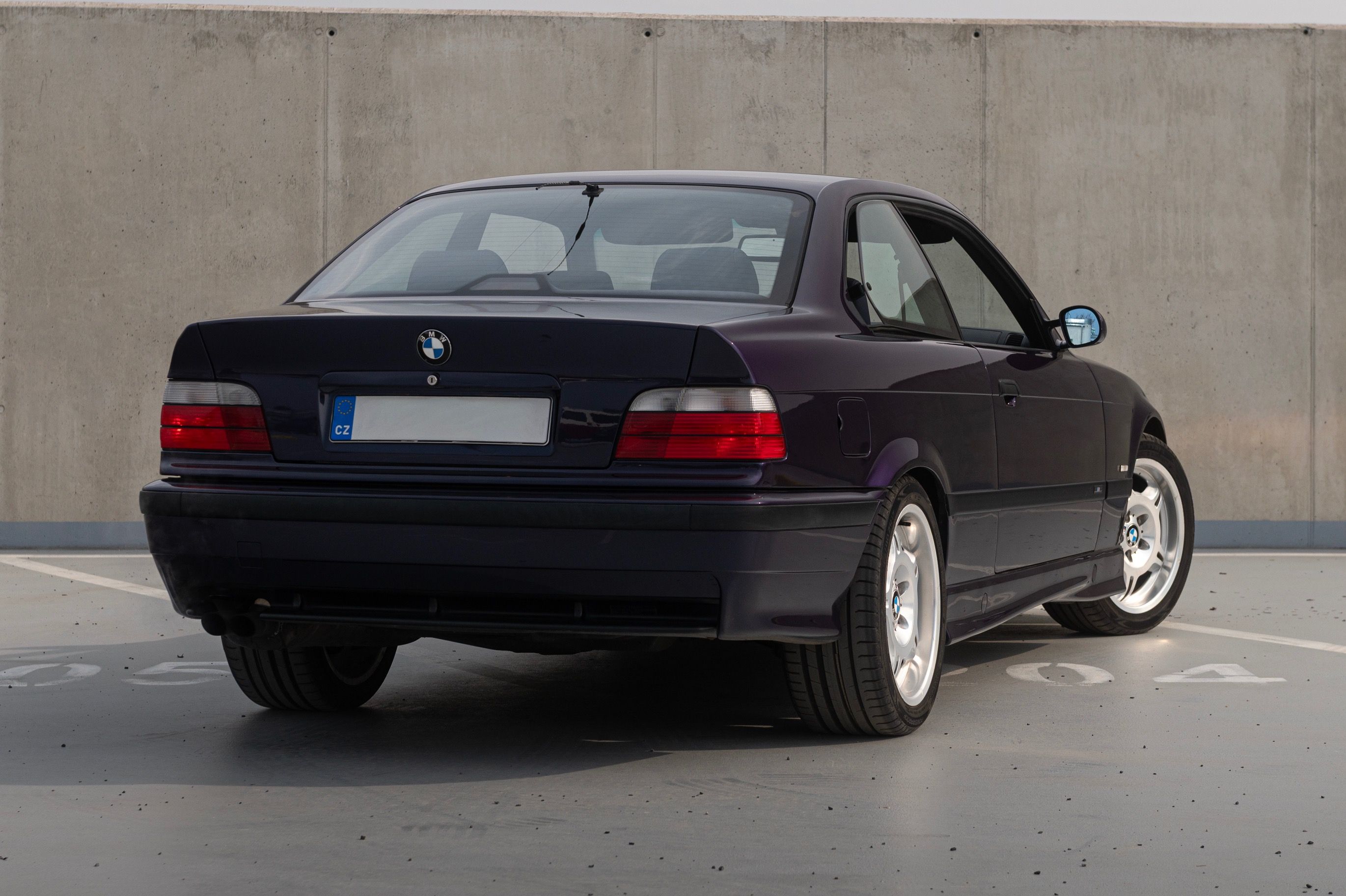 BMW Řada 3, E36 328i Coupe Individual - fotka 5