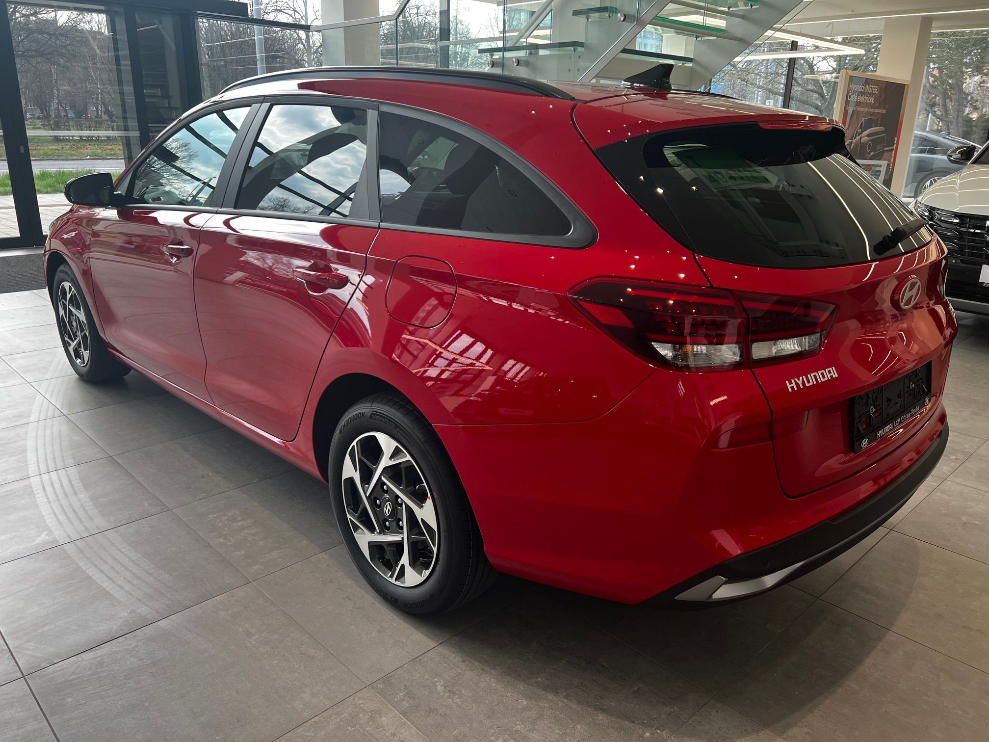 Hyundai i30, 1,6 T-GDI DCT GO CZECH - fotka 2