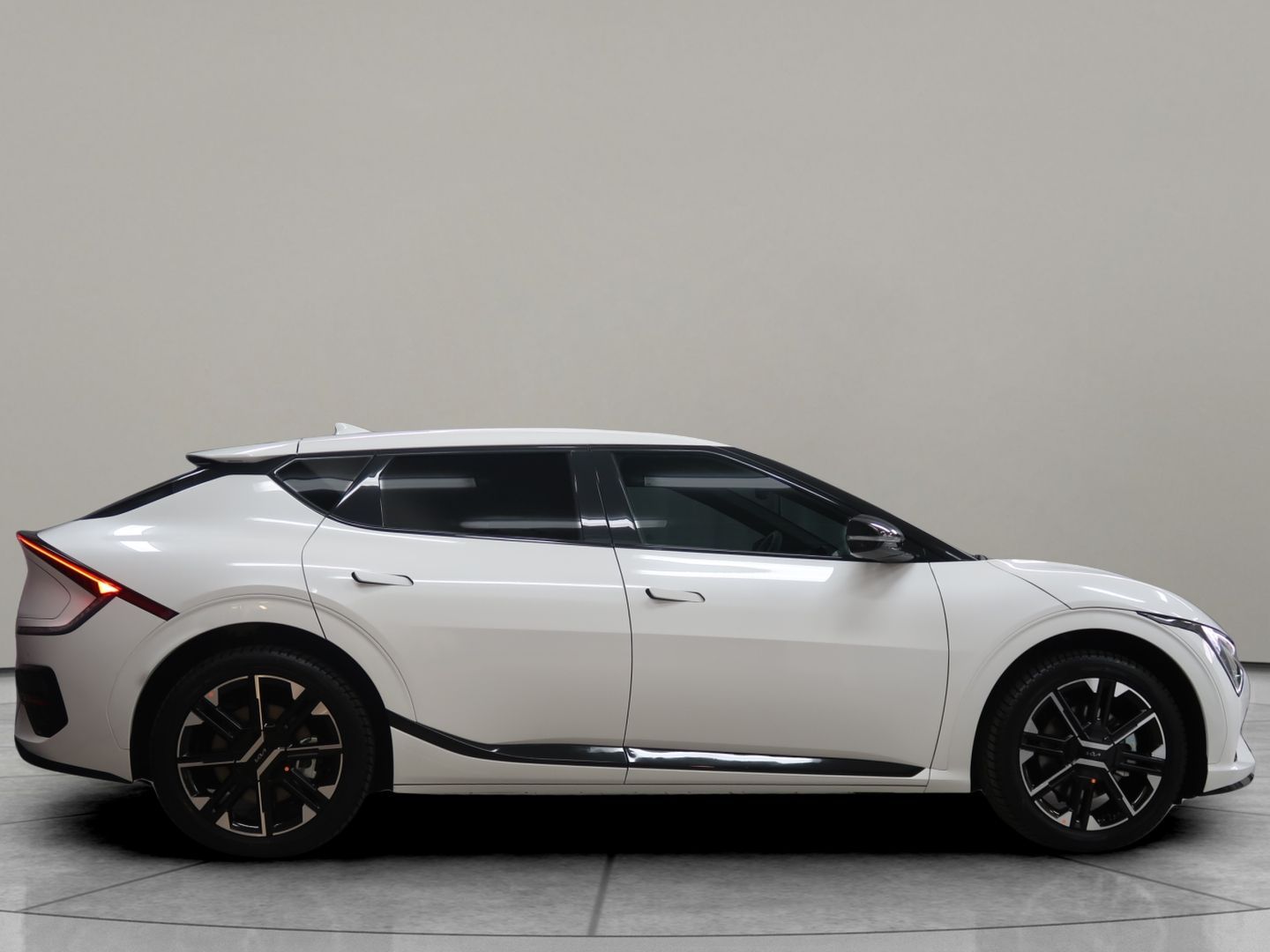 Kia EV6, GT-line - K odběru IHNED - fotka 4