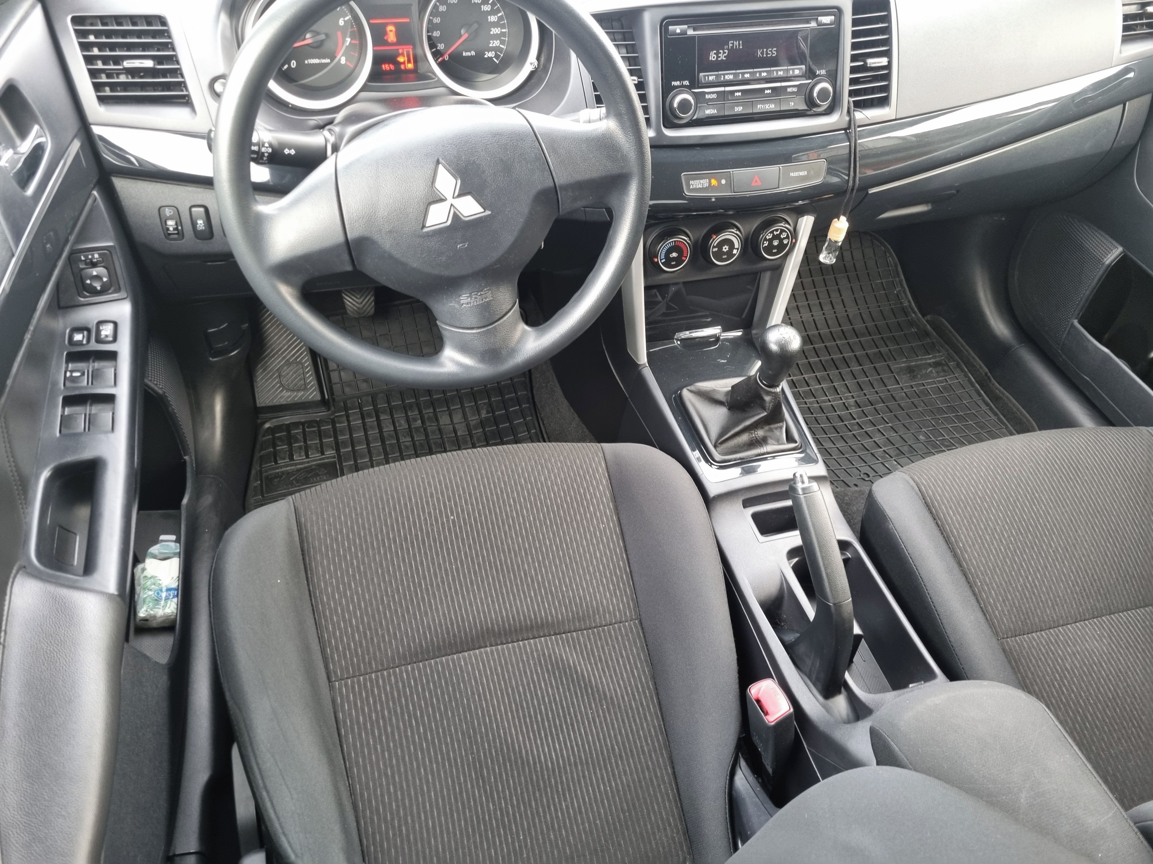 Mitsubishi Lancer, 1.6 86KW Klima - fotka 6