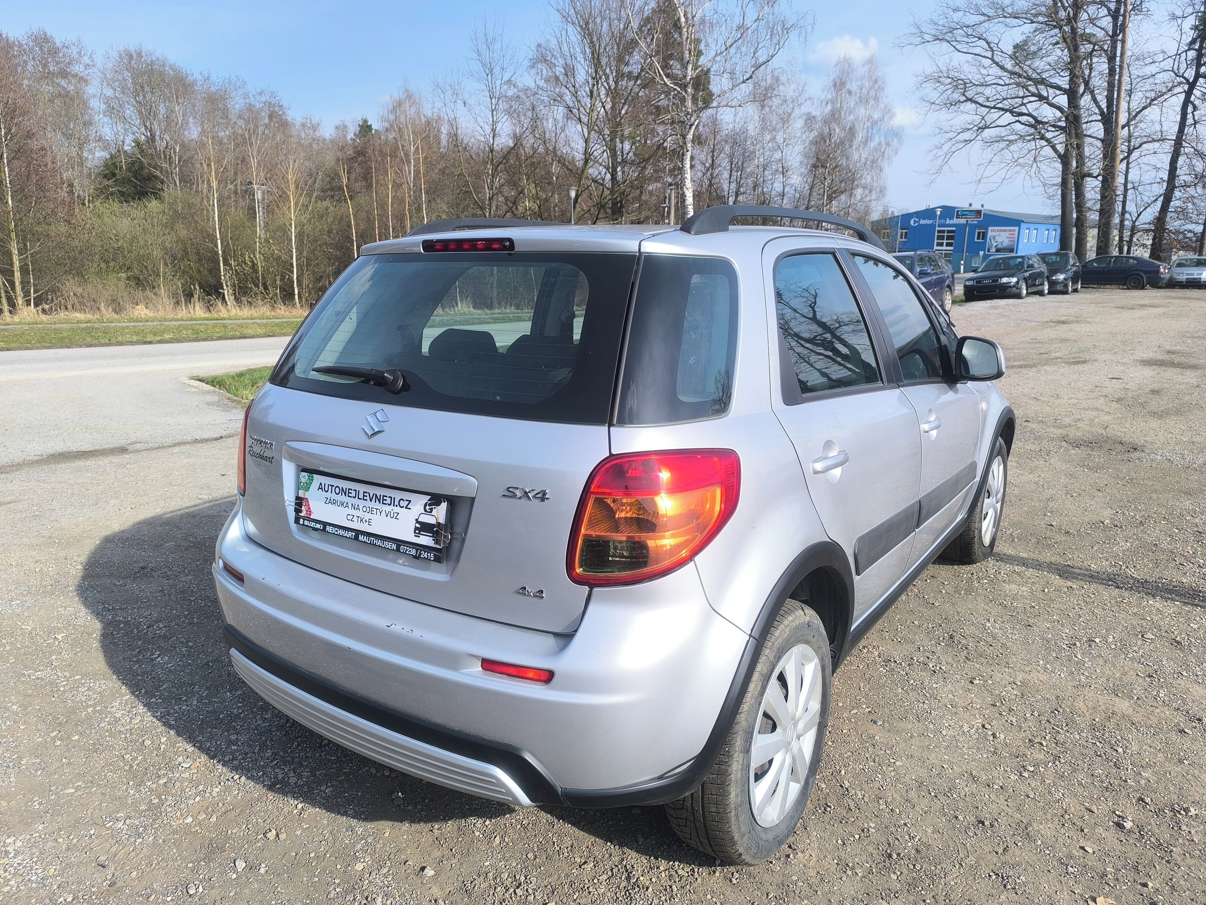 Suzuki SX4, 4X4,KRÁSNÝ,105KM,1MAJ92,VÝBAVA - fotka 4