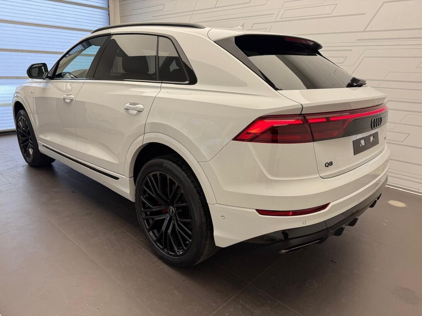 Audi Q8, SUV 50 TDI quattro 210 kW - fotka 3
