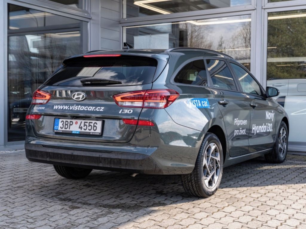Hyundai i30, 1,5i GO CZECH - fotka 2