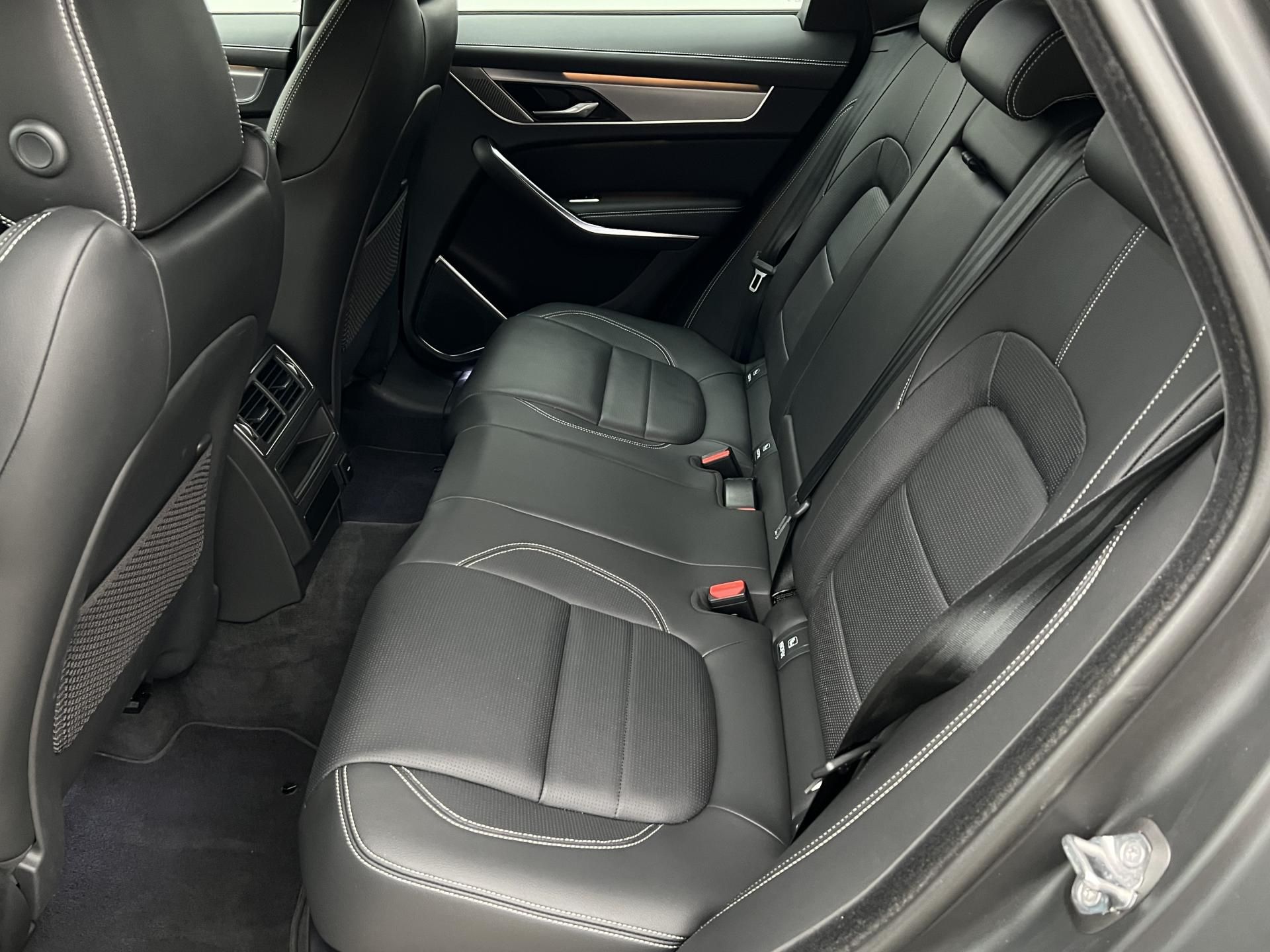 Jaguar F-Pace, D200 R-DYNAMIC S AWD AUT - fotka 6
