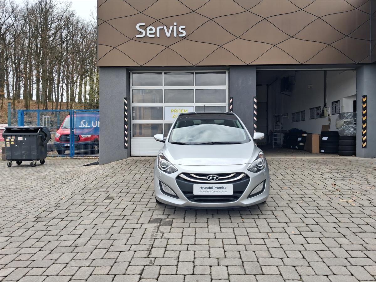 Hyundai i30, 1,6 GDI AT Weekend PANORAMA - fotka 4
