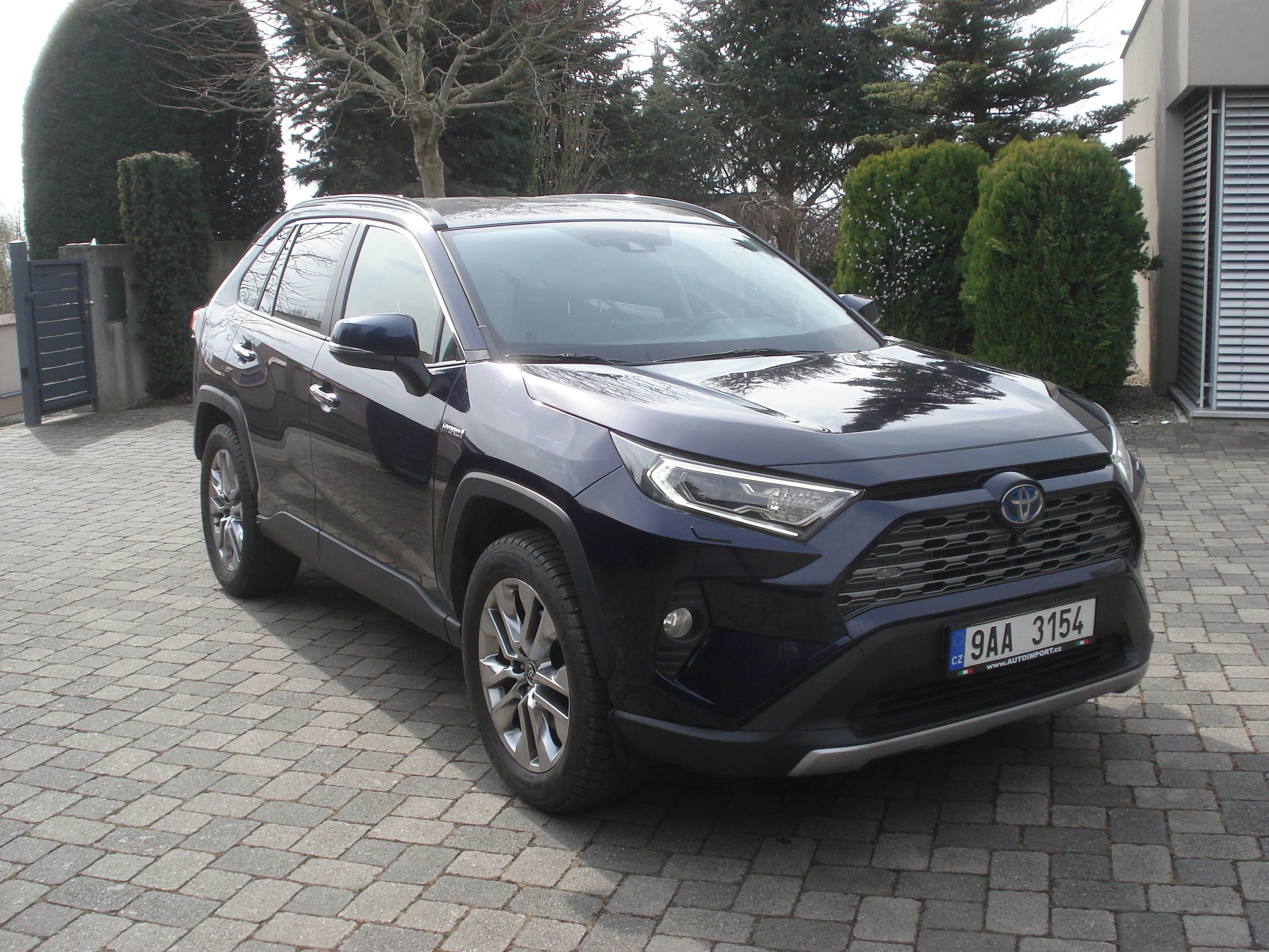 Toyota Rav4, 2.5 Hyb Executive 4WD ČR DPH - fotka 5