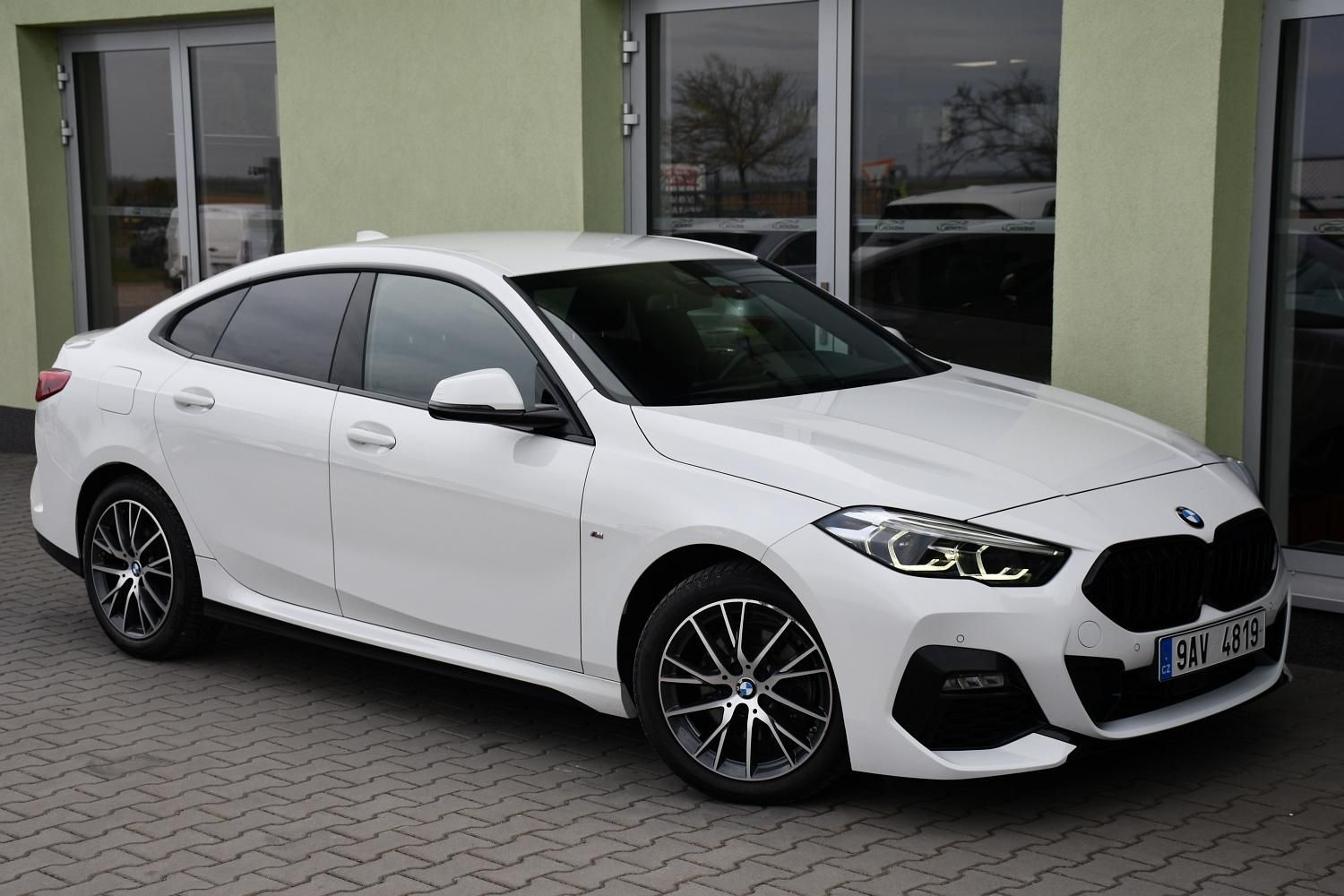 BMW Řada 2, 218d M-SPORT 1M ČR ACC - fotka 2