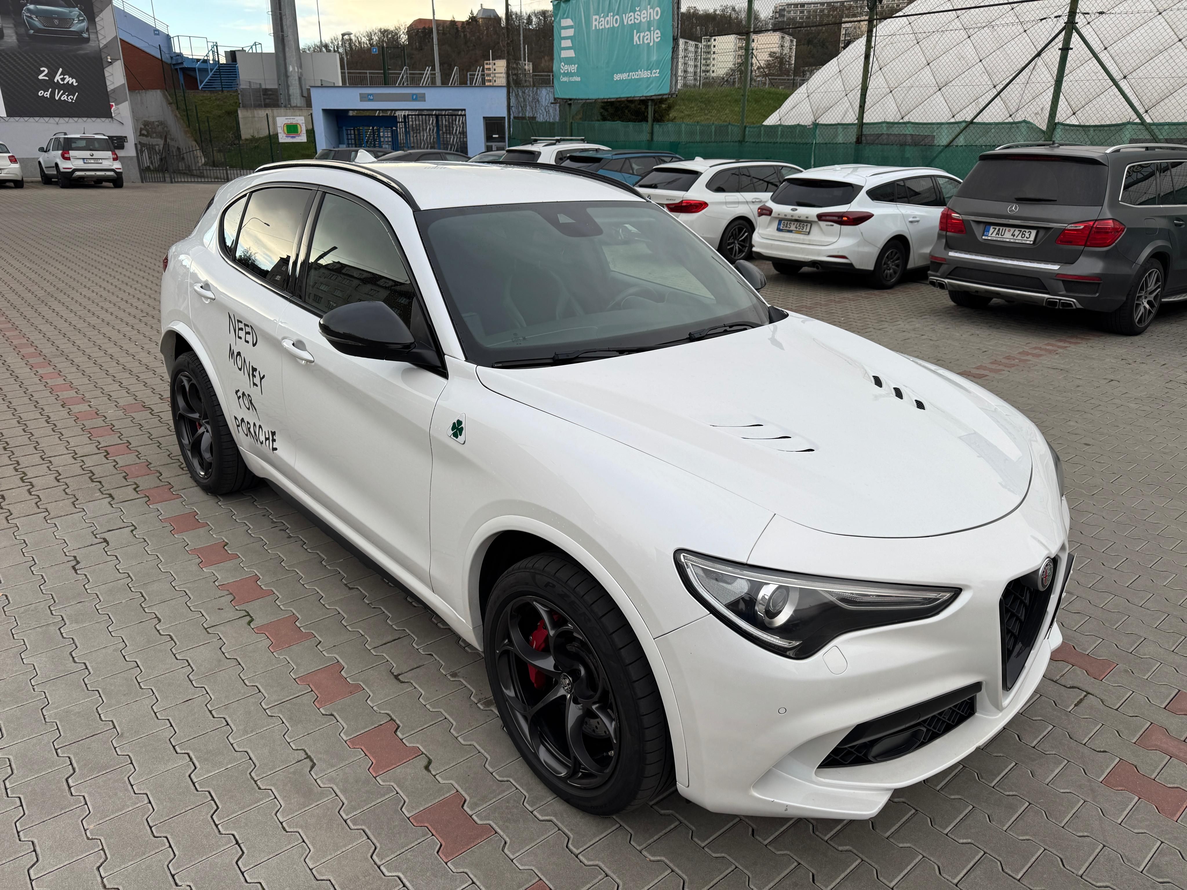 Alfa Romeo Stelvio, 2,9 V6 QV 510k AT8 ZF Q4 - fotka 3