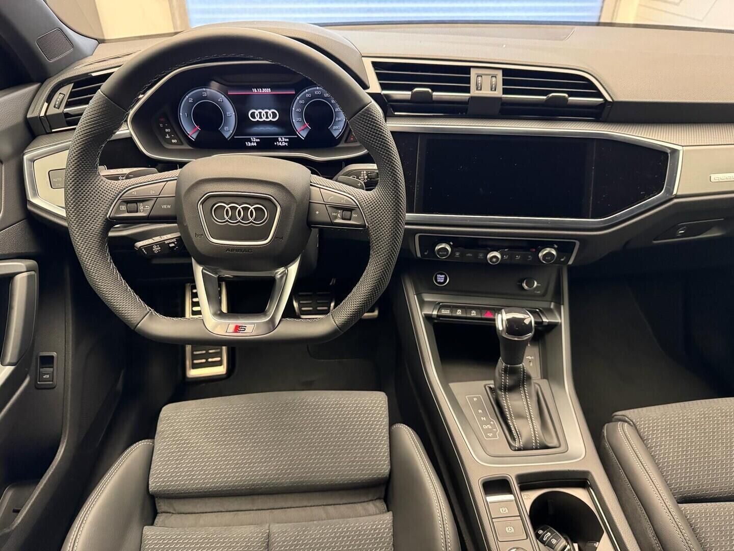 Audi Q3, SB S Line 40 TDI q 142 kW - fotka 5