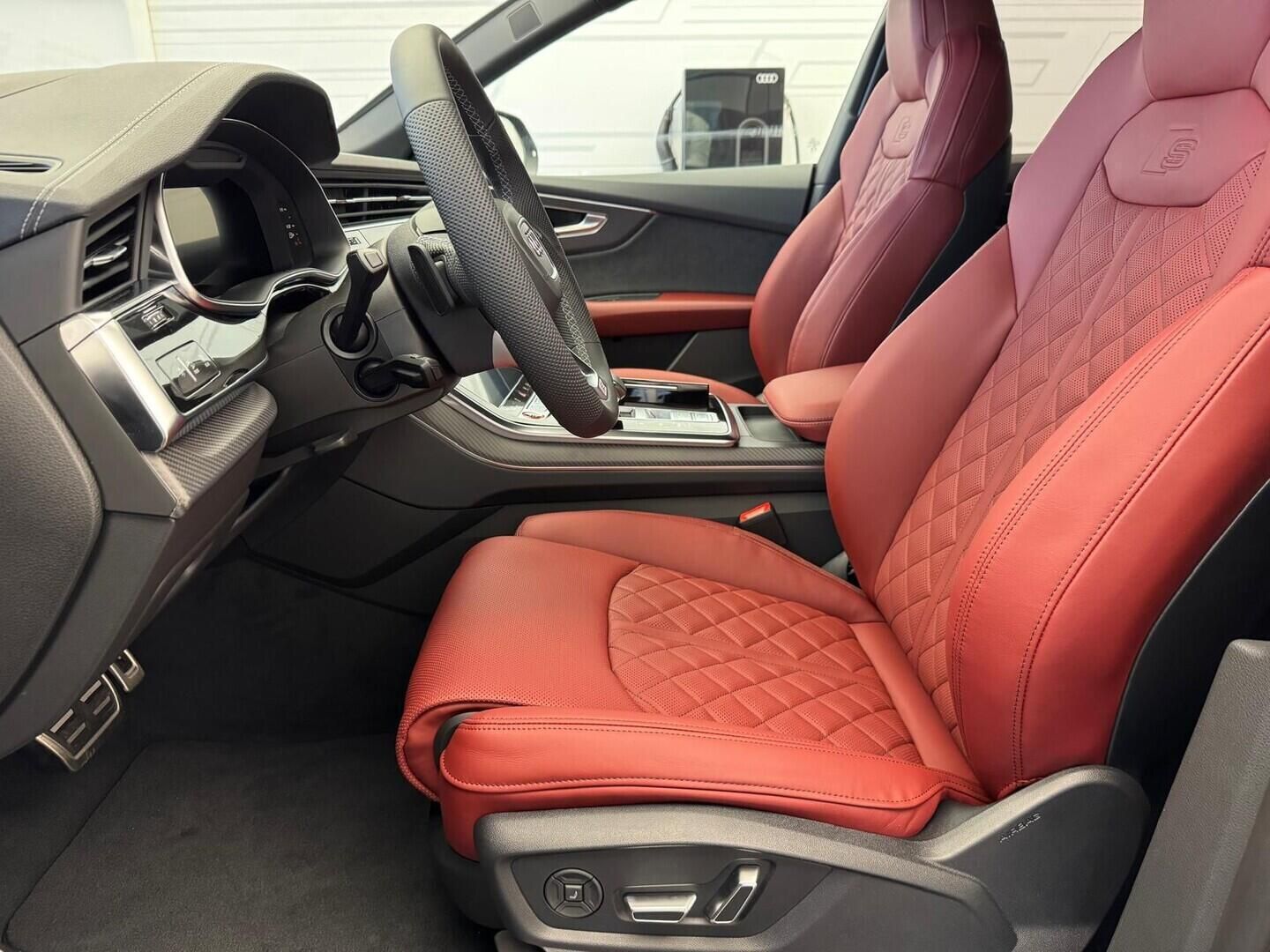 Audi SQ8, SUV V8 TFSI quattro 373 kW - fotka 6
