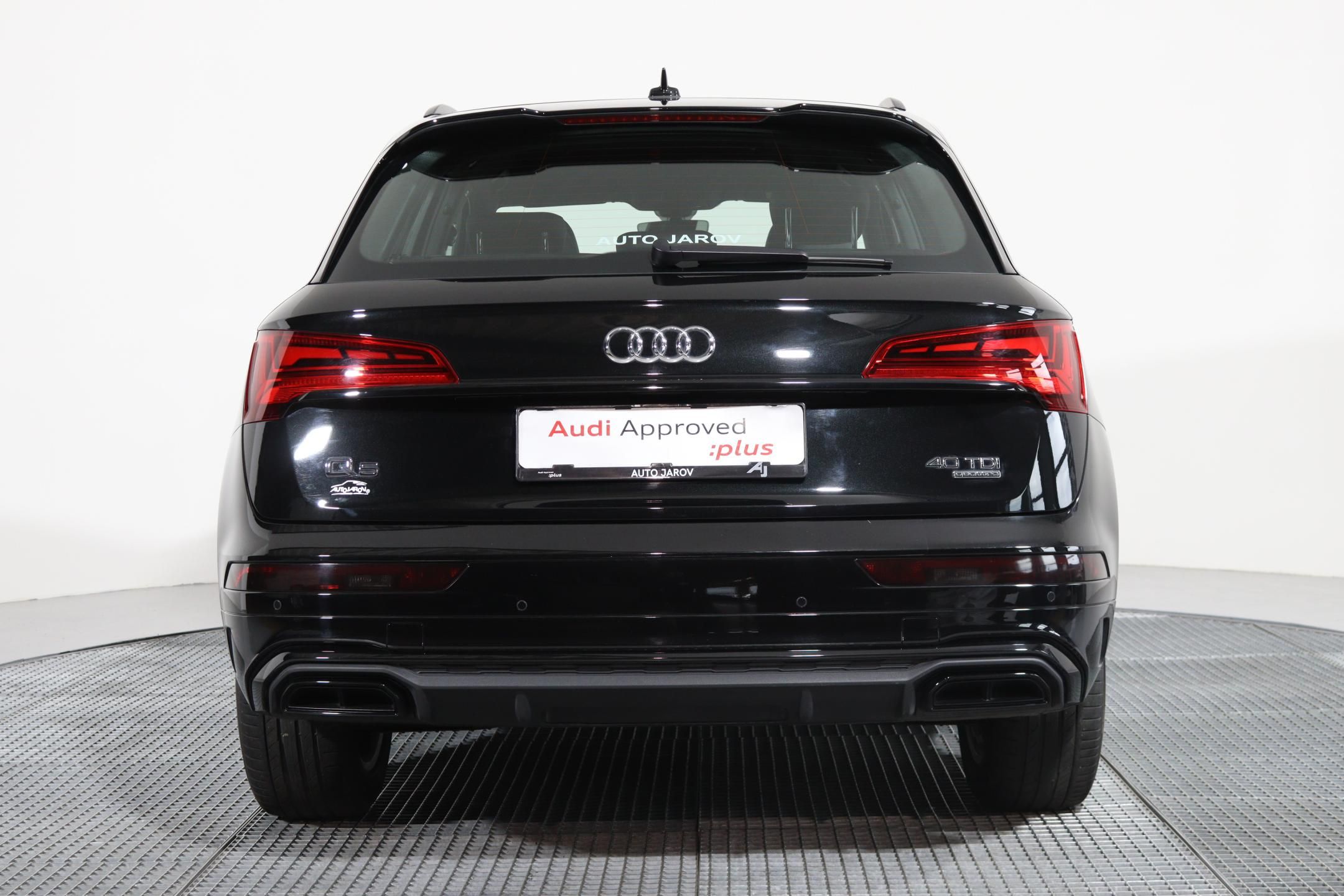 Audi Q5, Sline 40 TDI quattro Stronic - fotka 6