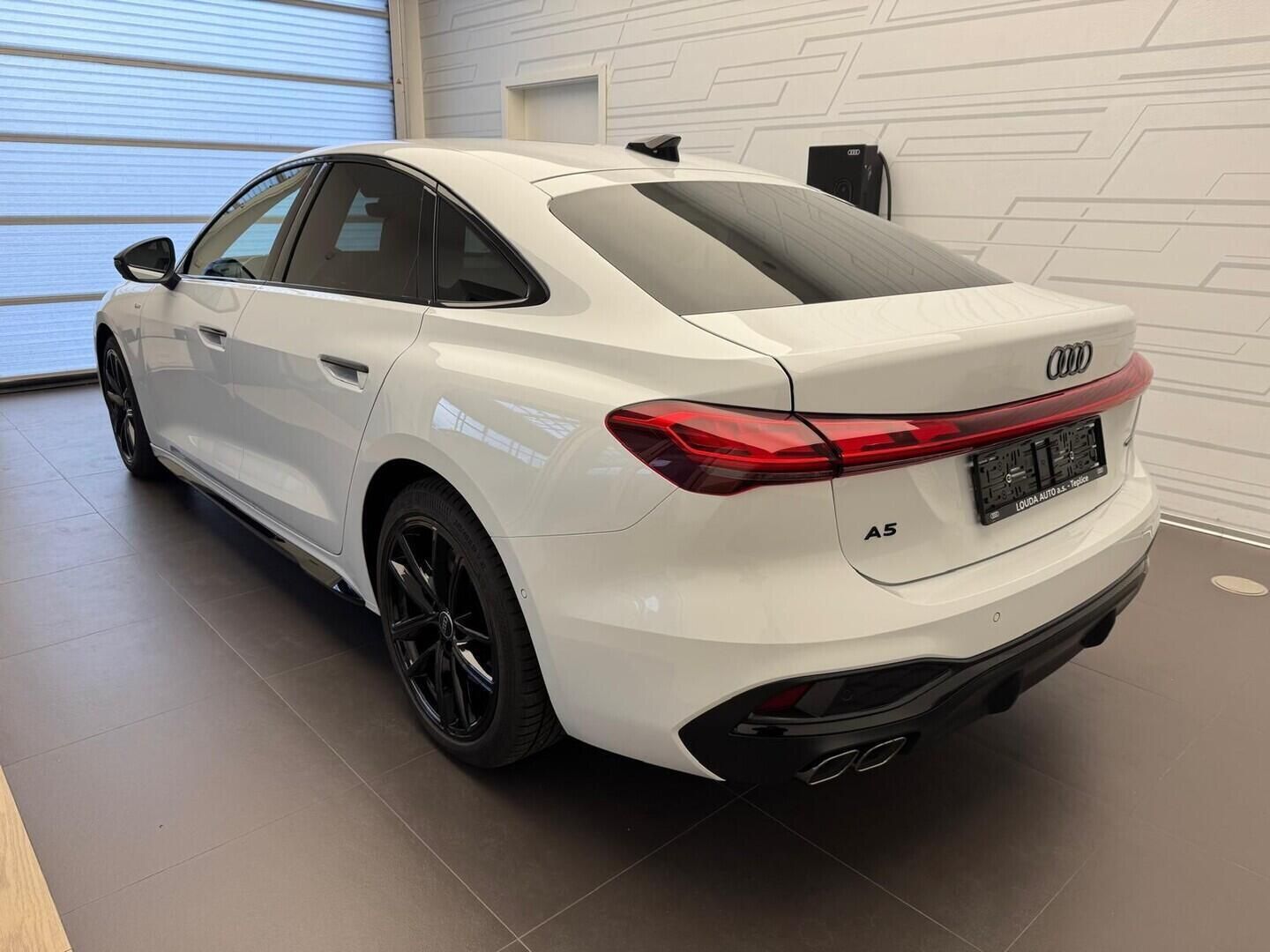 Audi A5, Limuzína TDI quattro 150 kW - fotka 3