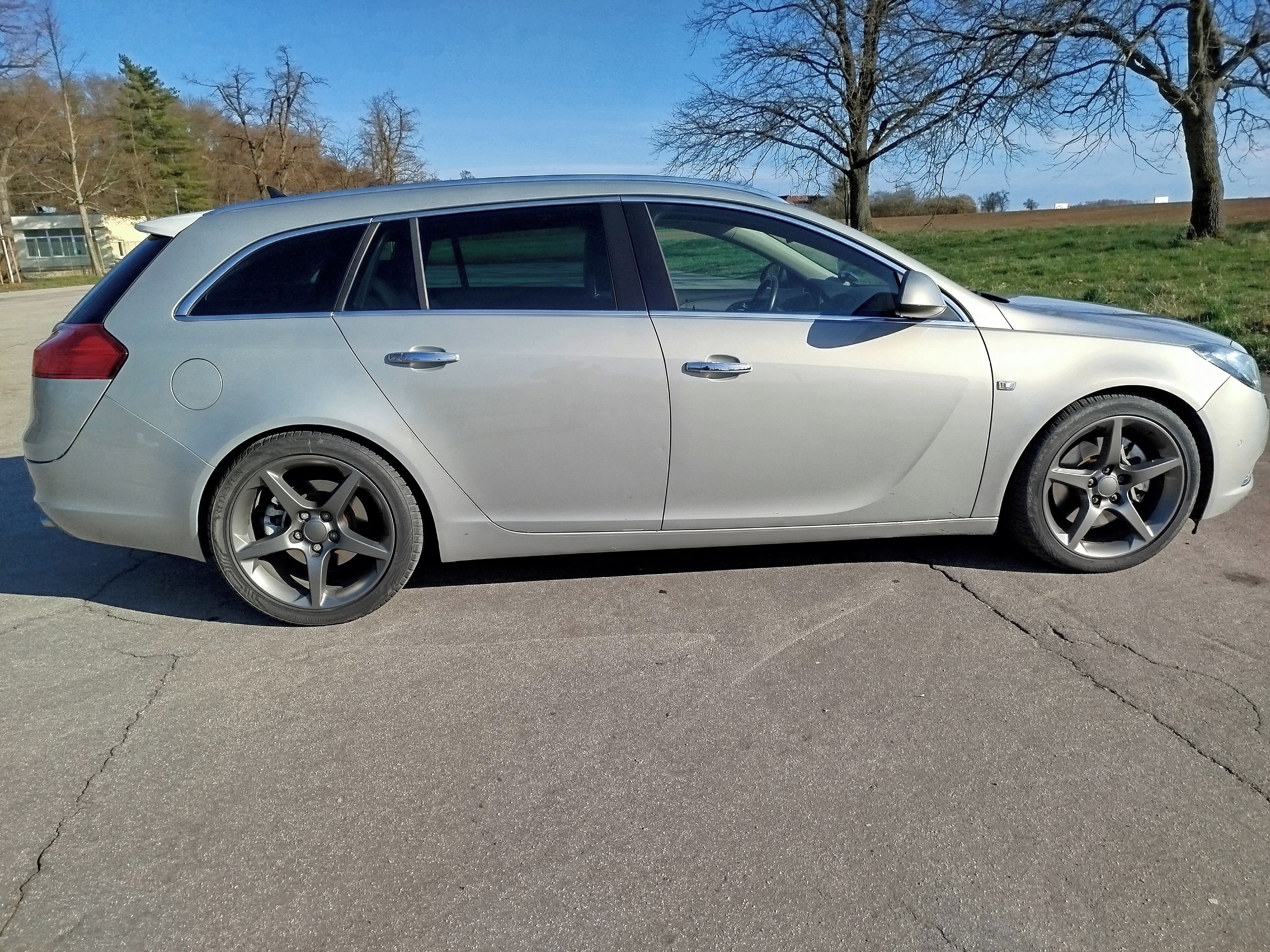 Opel Insignia, V6 2.8 benz Turbo Kuze Automat - fotka 3